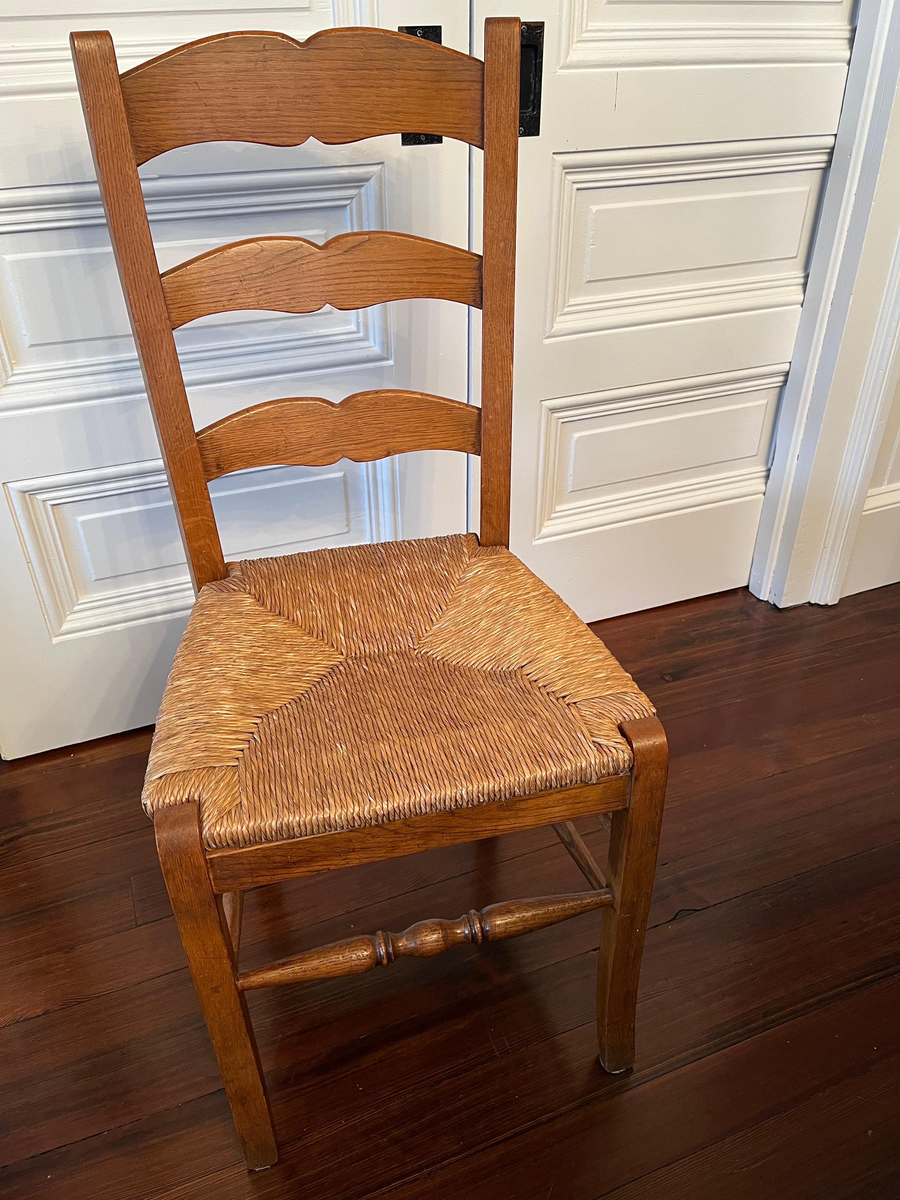 Matched Set of Four Oak Ladder Back Rush Dining Chairs 4