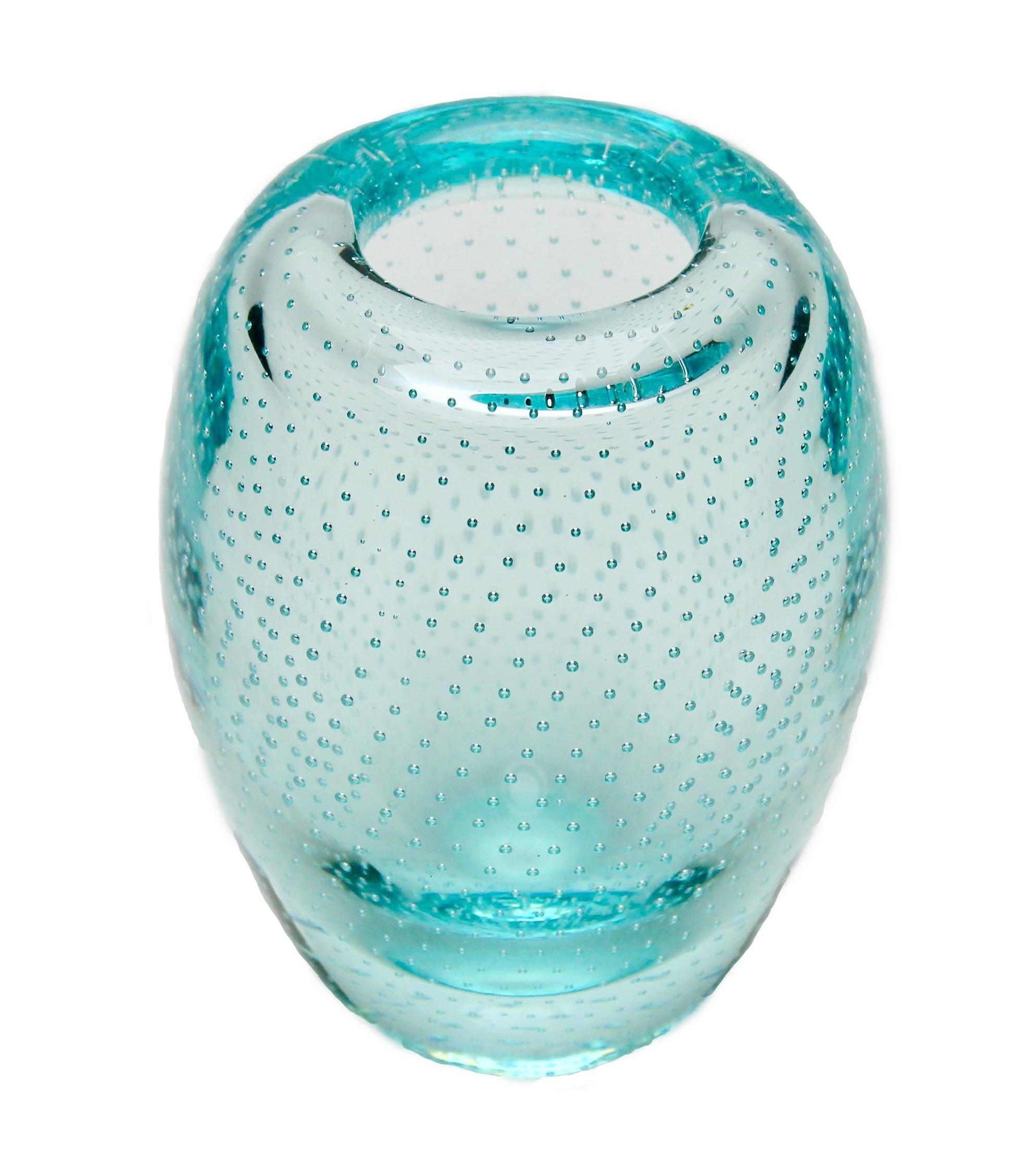 Beautiful glass vase and bowl by Gunnel Nyman with controlled bubble technique, with tiny bubbles captured inside the blue tinted glass.
Designer: Gunnel Nyman.

Rare matched set by Gunnel Nyman (Nuutajarvi, Finland), circa 1950
Both in