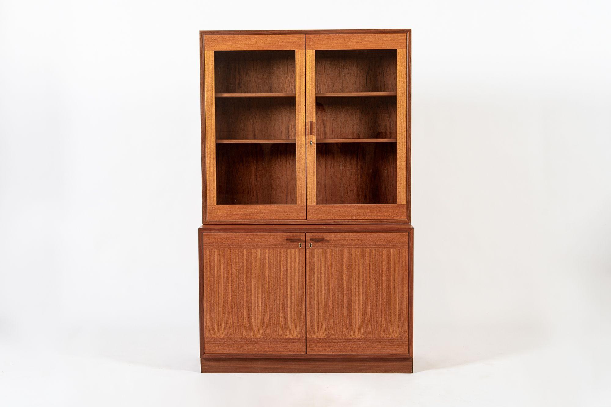 Matching Mid Century Swedish Teak Display Cabinet & Open Bookshelf In Good Condition For Sale In Detroit, MI