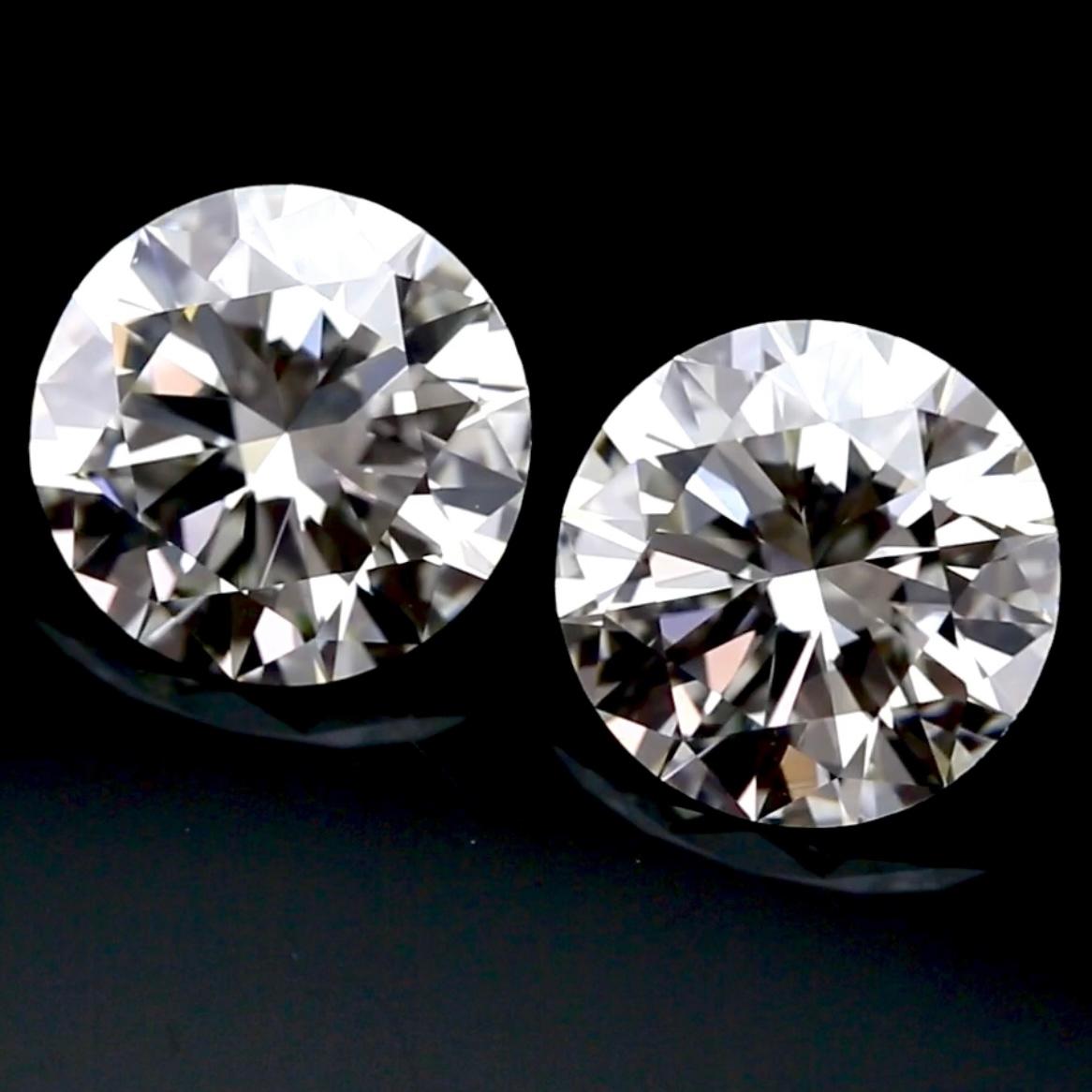 da uomo o donna Coppia di diamanti tondi Brillianti 3,37ct e 3,27ct K-VS1/VVS2 GIA EX in vendita
