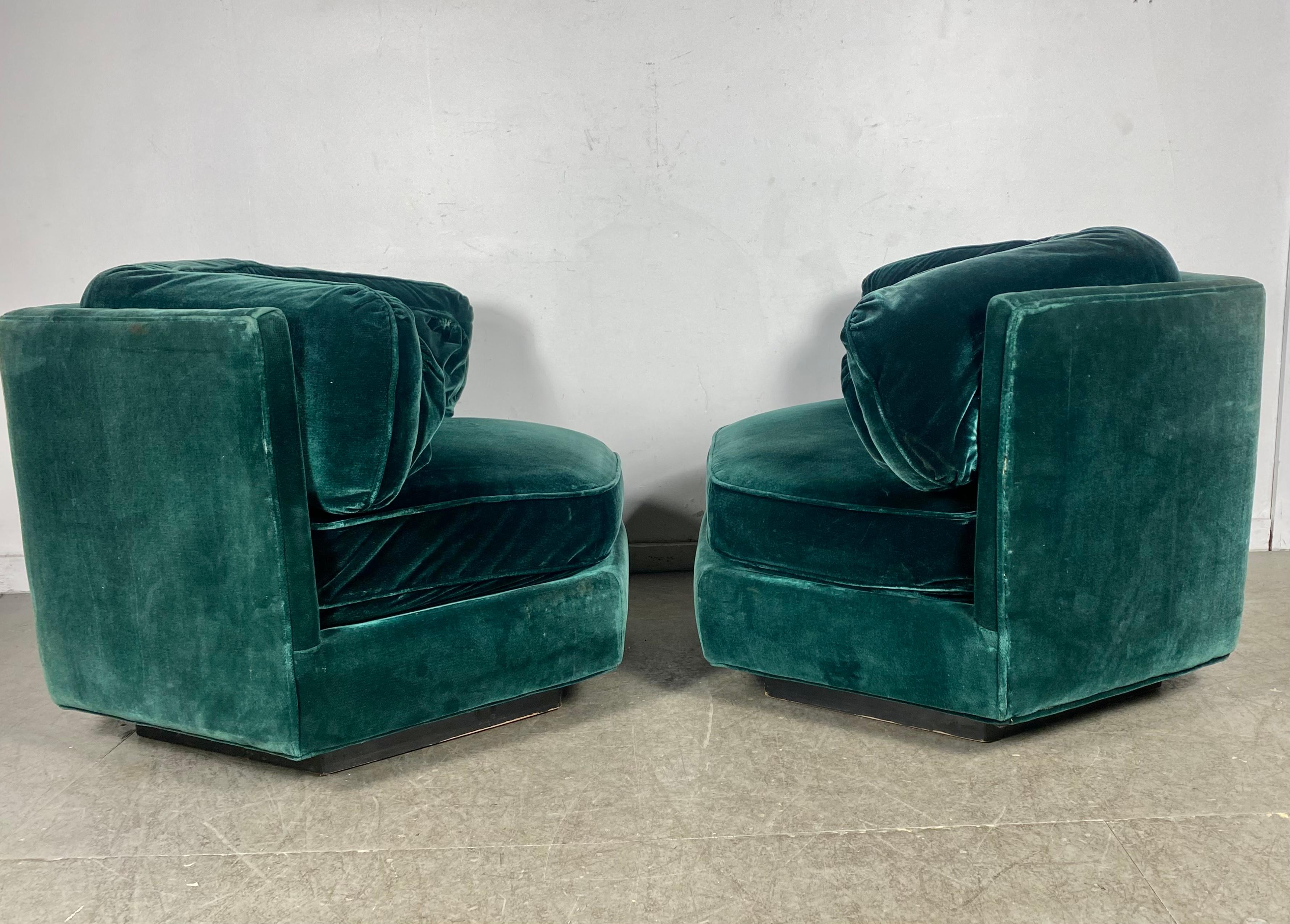 American Matching Pair 1970s Emerald Green Mohair Hex Lounge Chairs 
