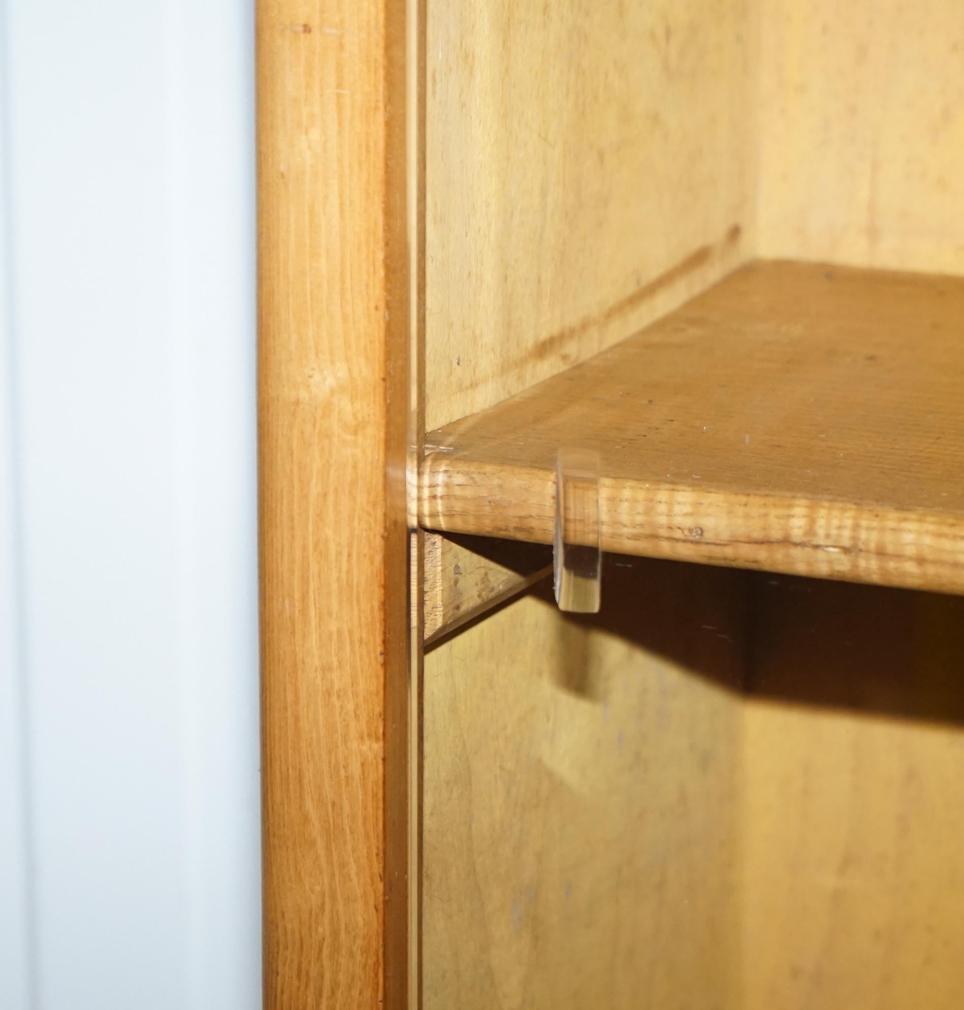 Coppia di librerie da studio in Oak con ante smaltate in vendita 12