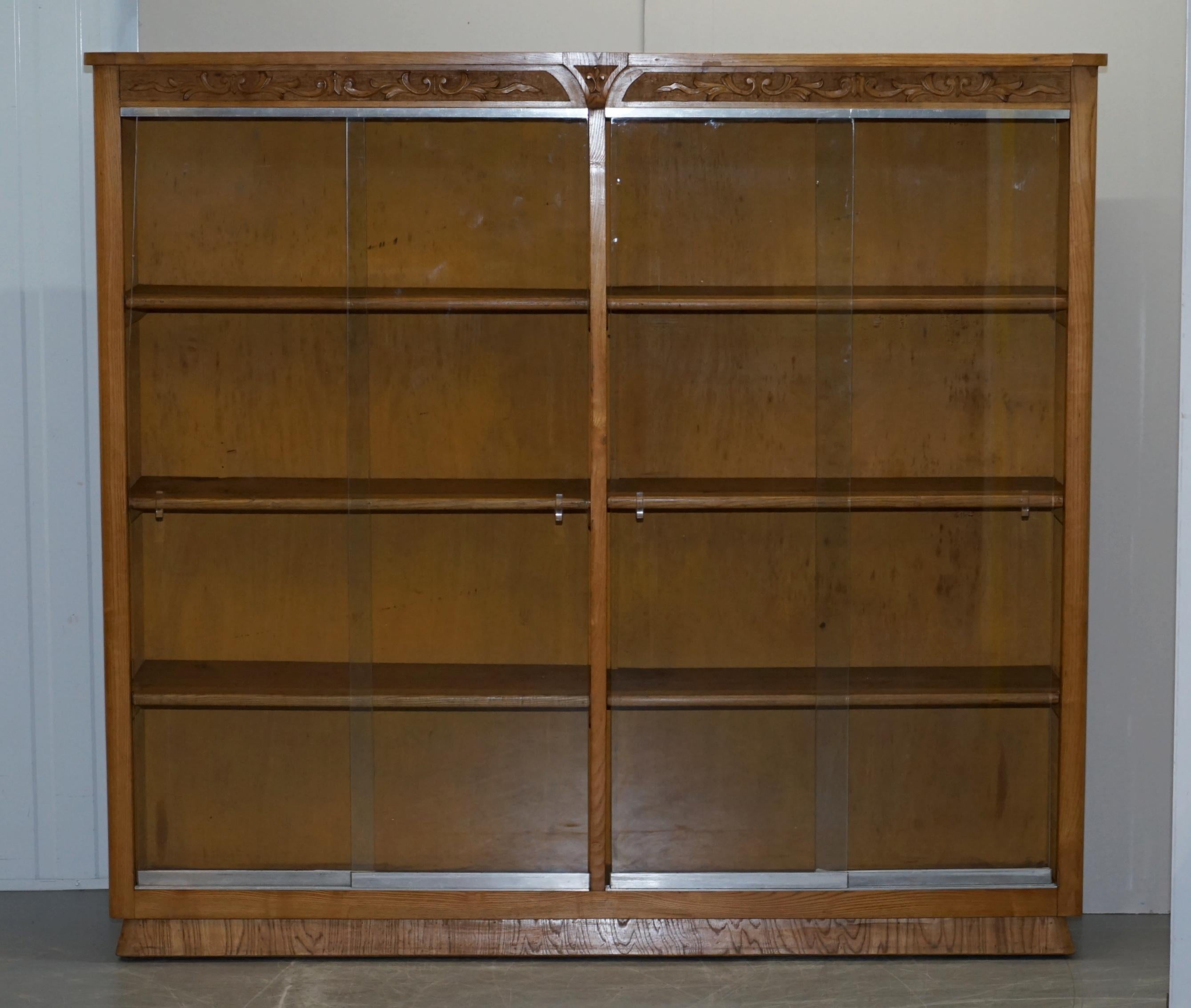 Edoardiano Coppia di librerie da studio in Oak con ante smaltate in vendita