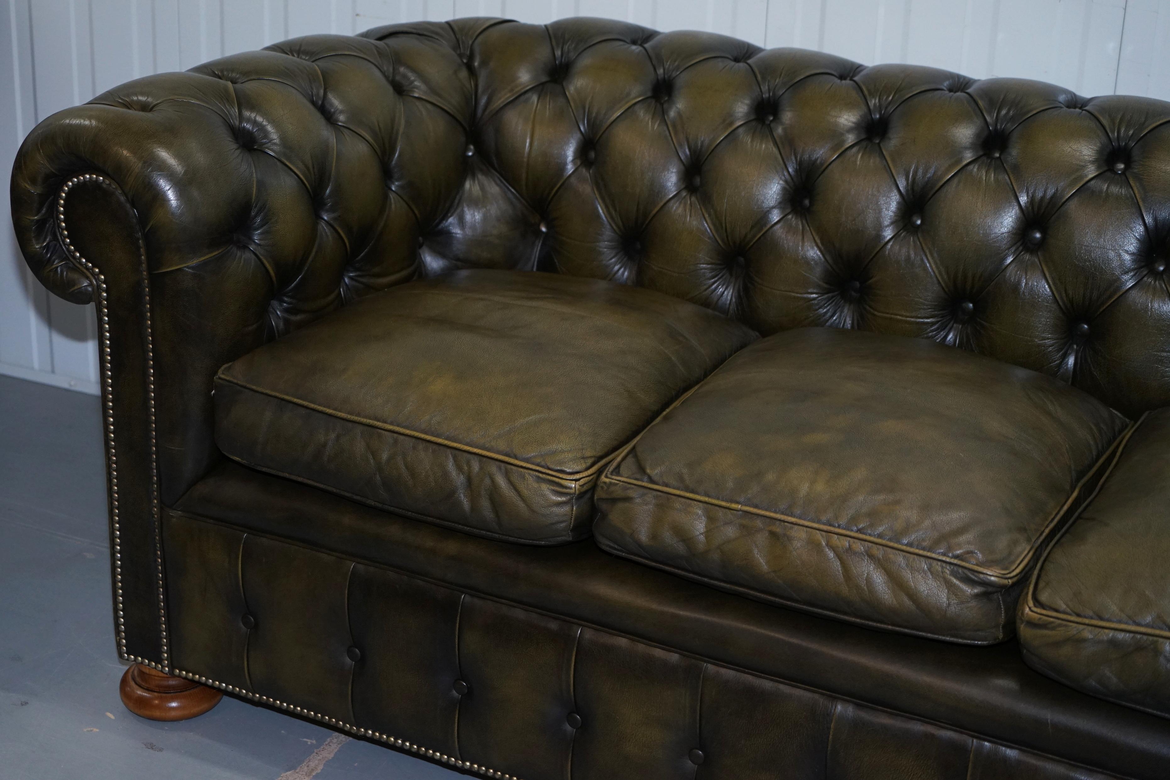 chesterfield sofa with cushions