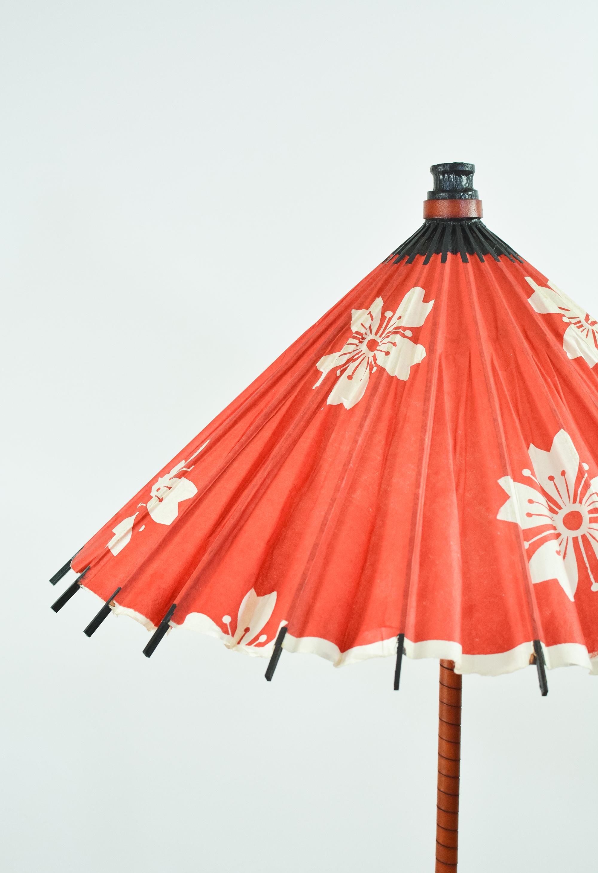 Matching Pair of Aloha Modern Leather Lamps with Vintage Japanese Parasol Shades For Sale 6