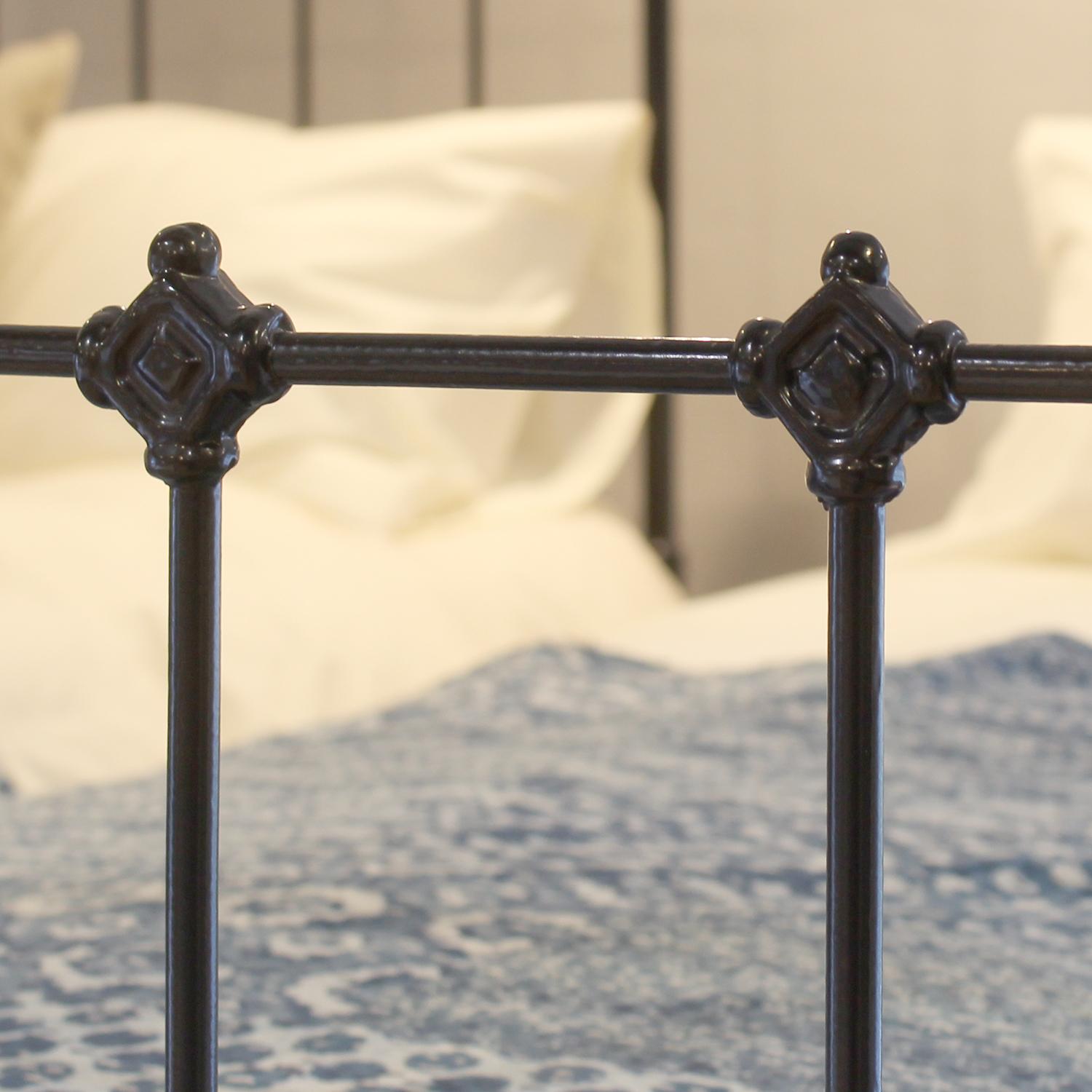19th Century Matching Pair of Antique Cast Iron Antique Beds in Black MP67 For Sale