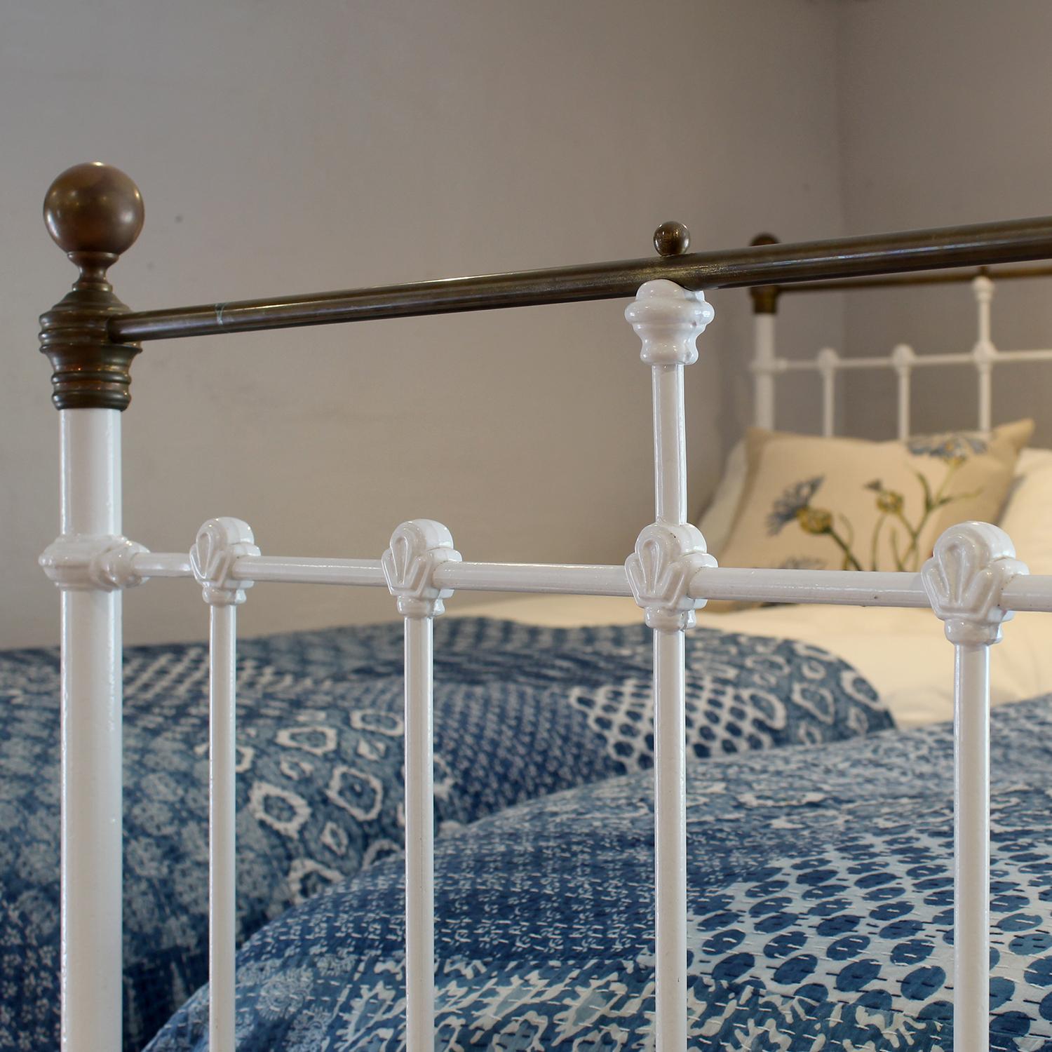 19th Century Matching Pair of Antique Cast Iron Antique Beds in White MP68 For Sale