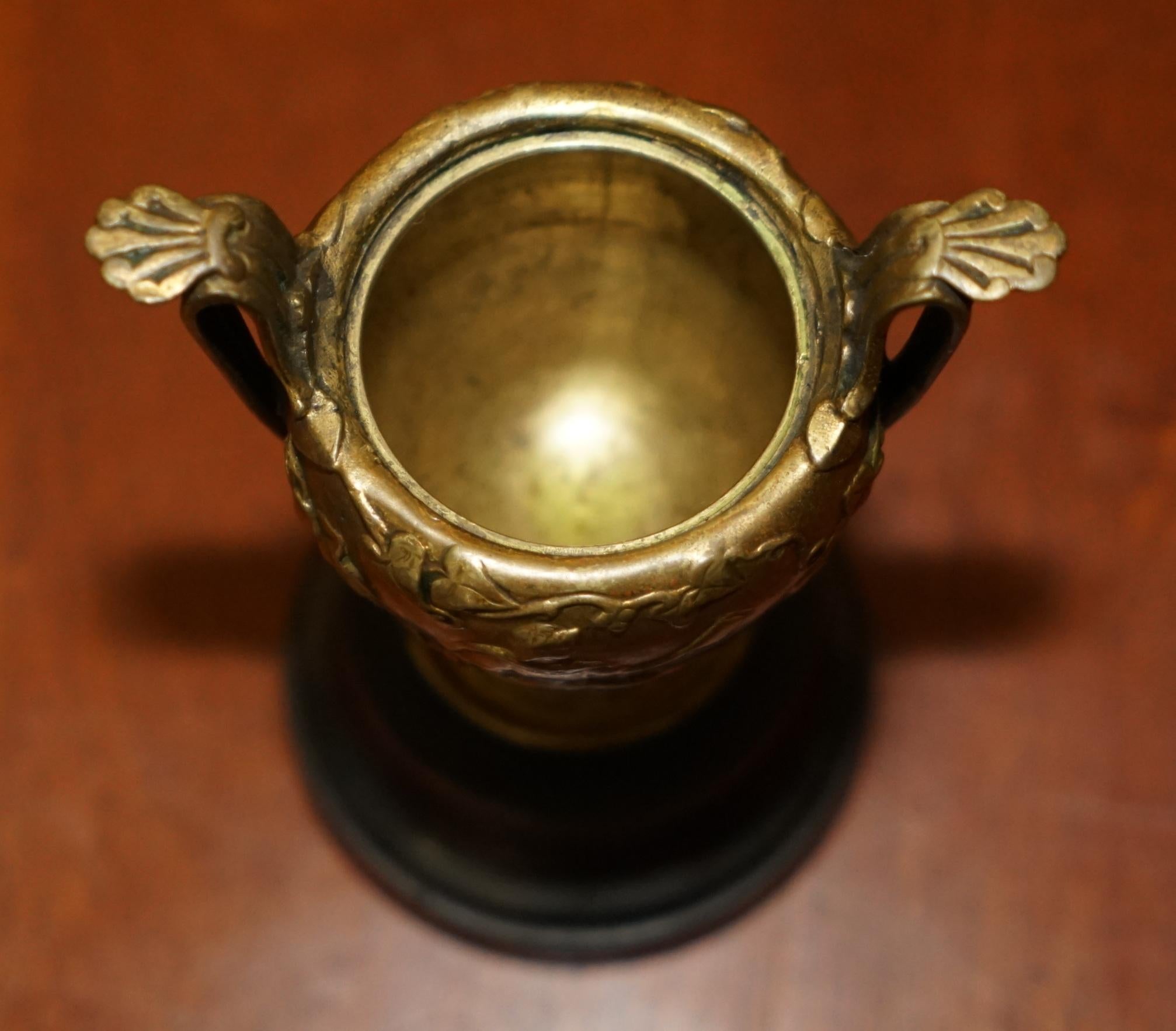 MATCHiNG PAIR OF ANTIQUE ROMAN GRAND TOUR HERCULES GILT BRASS MARBLE BASE CUPS For Sale 4