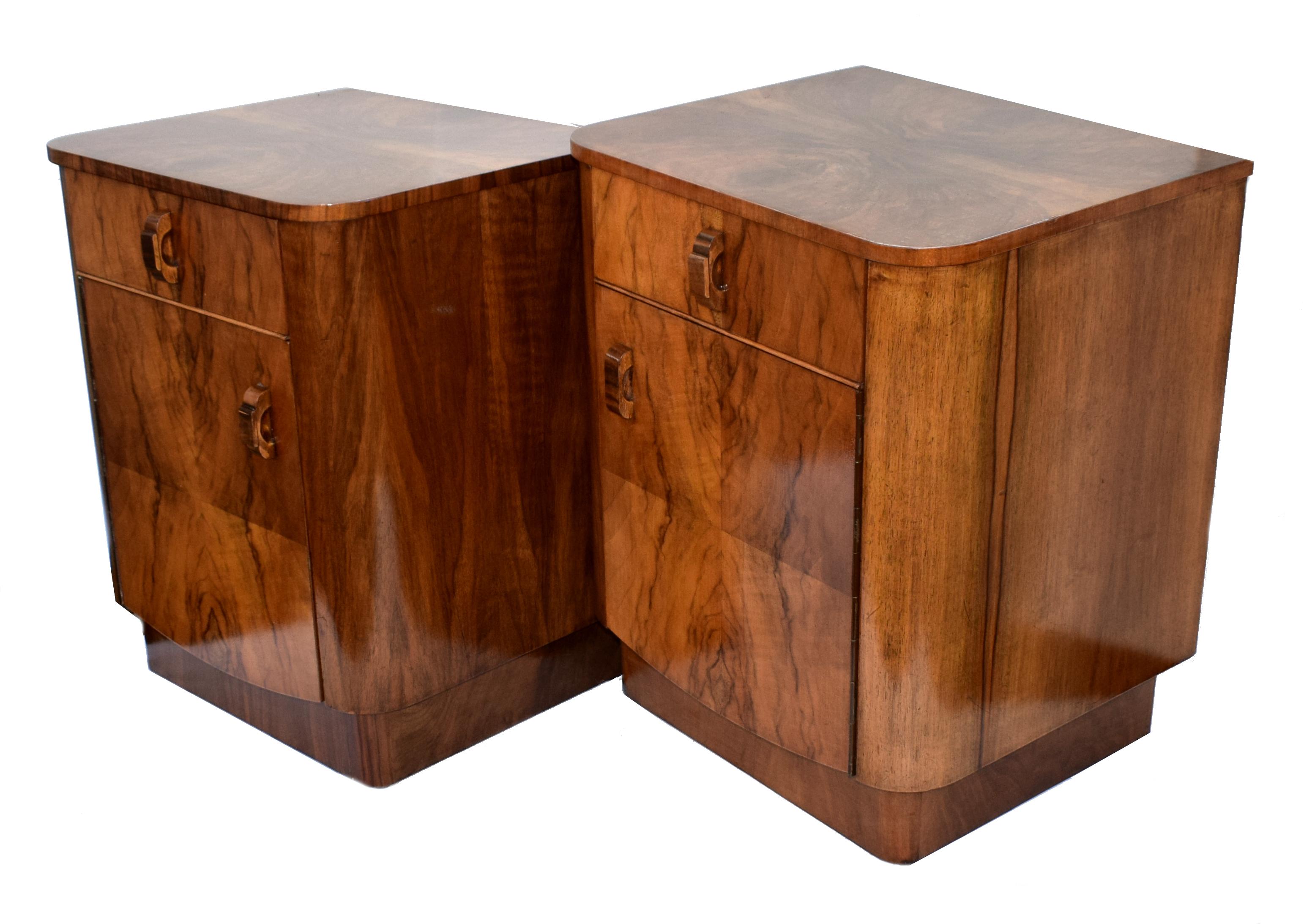 Matching Pair of Art Deco 1930s Bedside Cabinet Tables In Good Condition In Devon, England