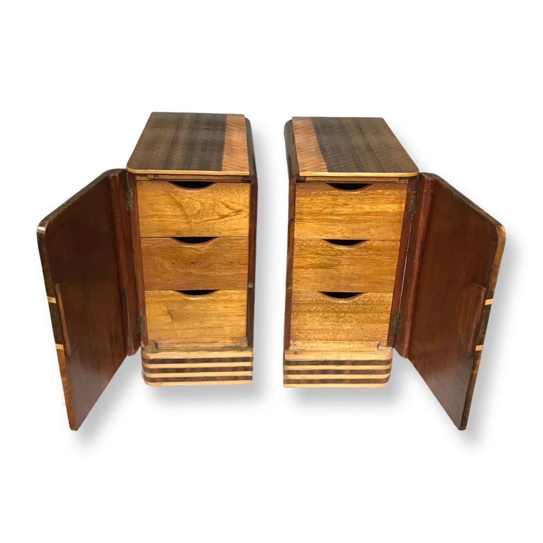 Matching pair of Art Deco 1930s bedside cabinets/nightstands 4