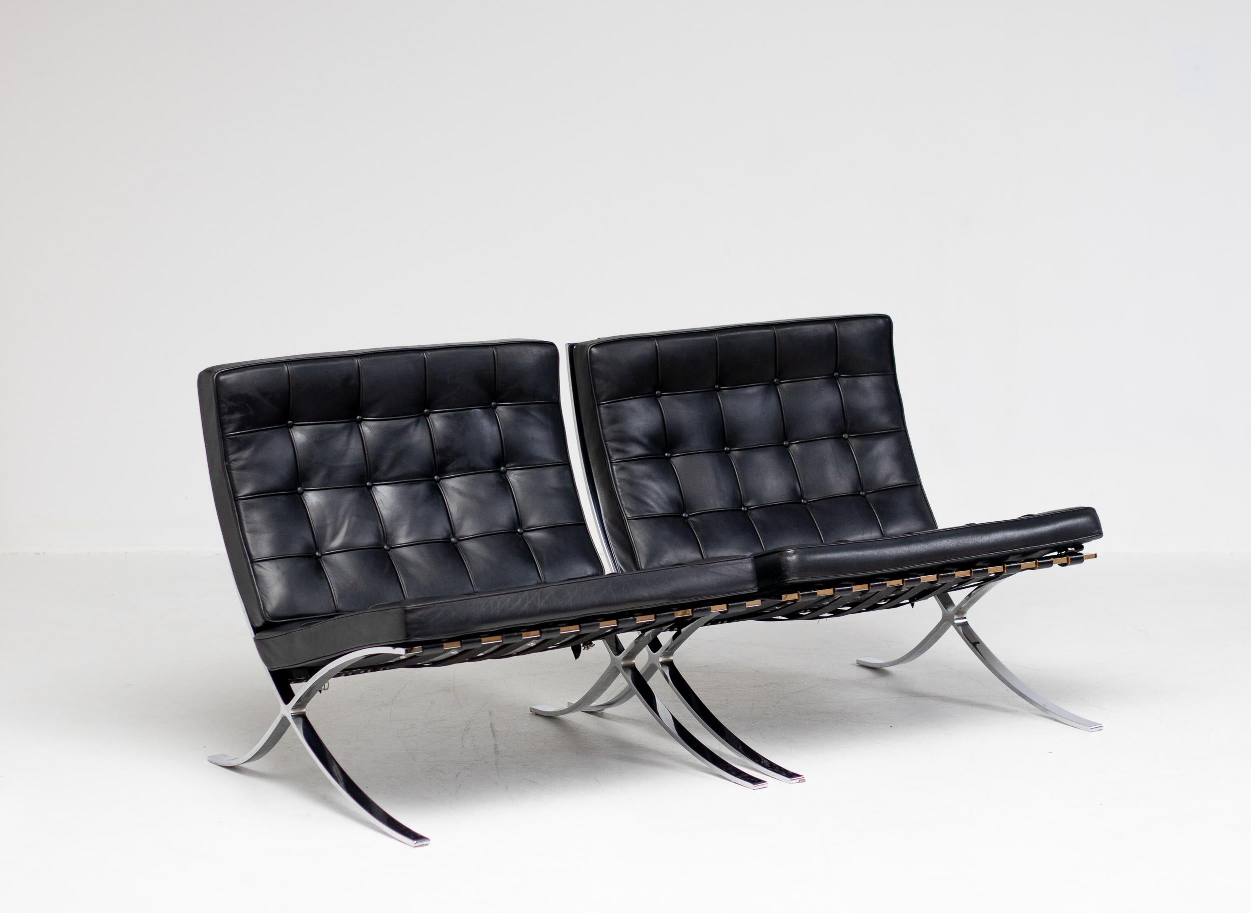 Matching Pair of Black Leather Mies van der Rohe for Knoll Barcelona Chairs For Sale 3