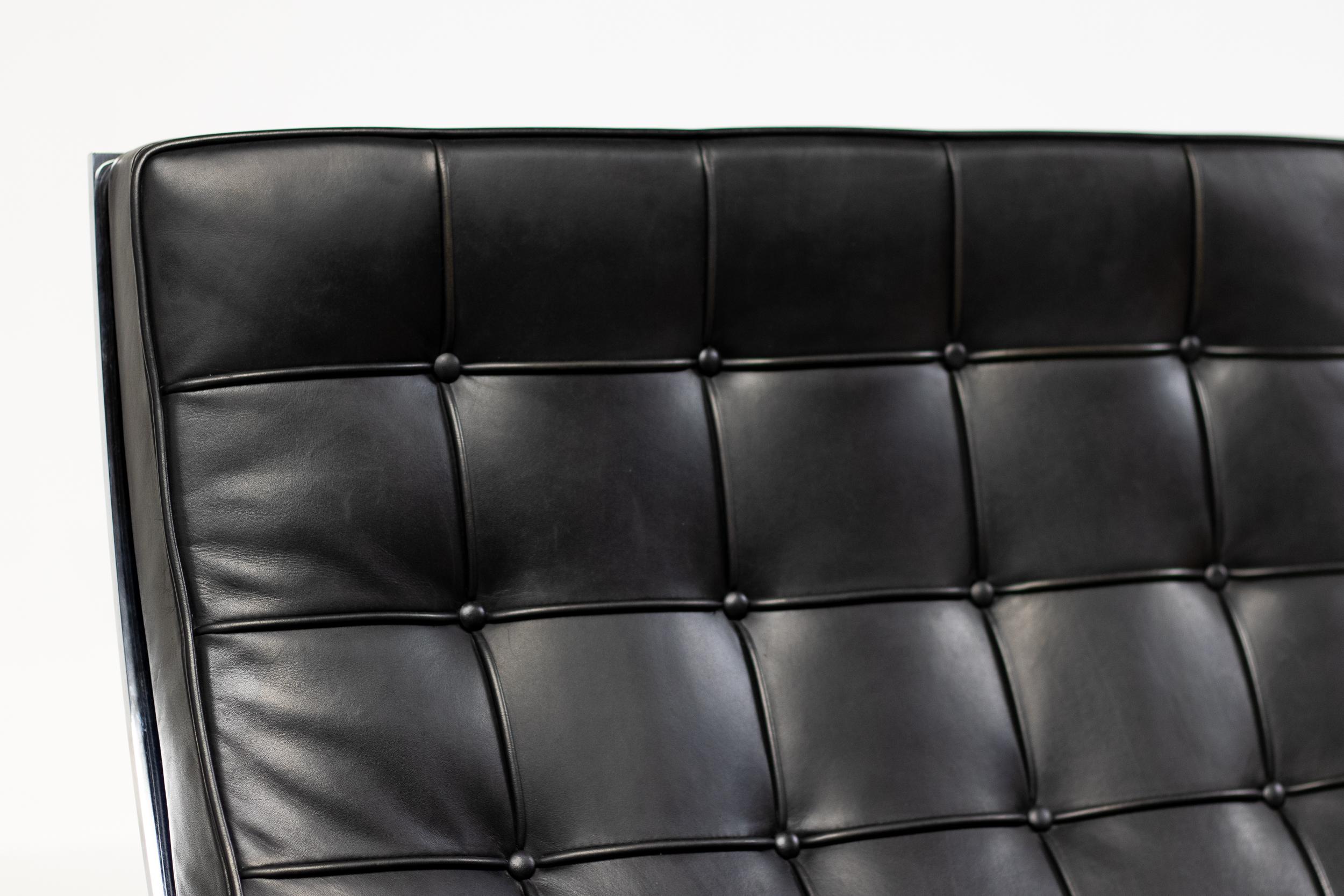 Late 20th Century Matching Pair of Black Leather Mies van der Rohe for Knoll Barcelona Chairs For Sale