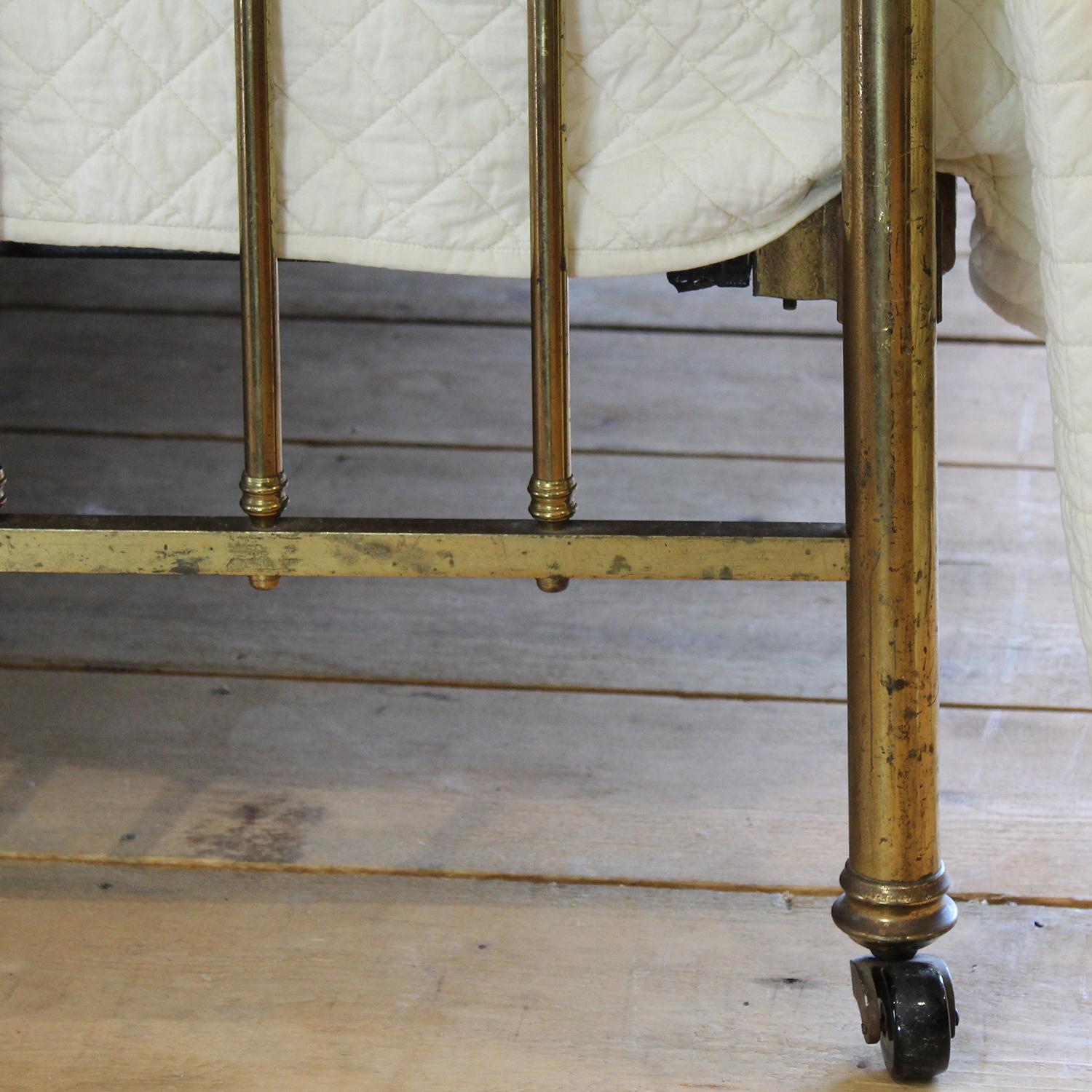 English Matching Pair of Brass Antique Beds MP49 For Sale