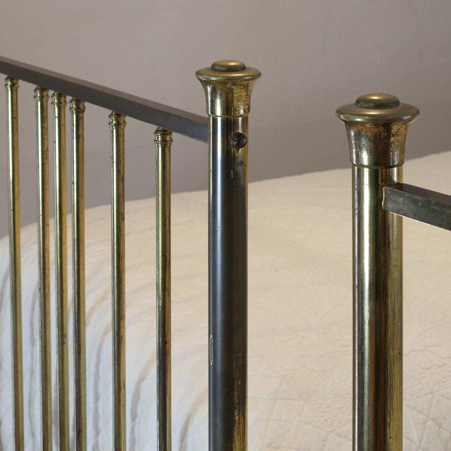 Early 20th Century Matching Pair of Brass Antique Beds MP49 For Sale