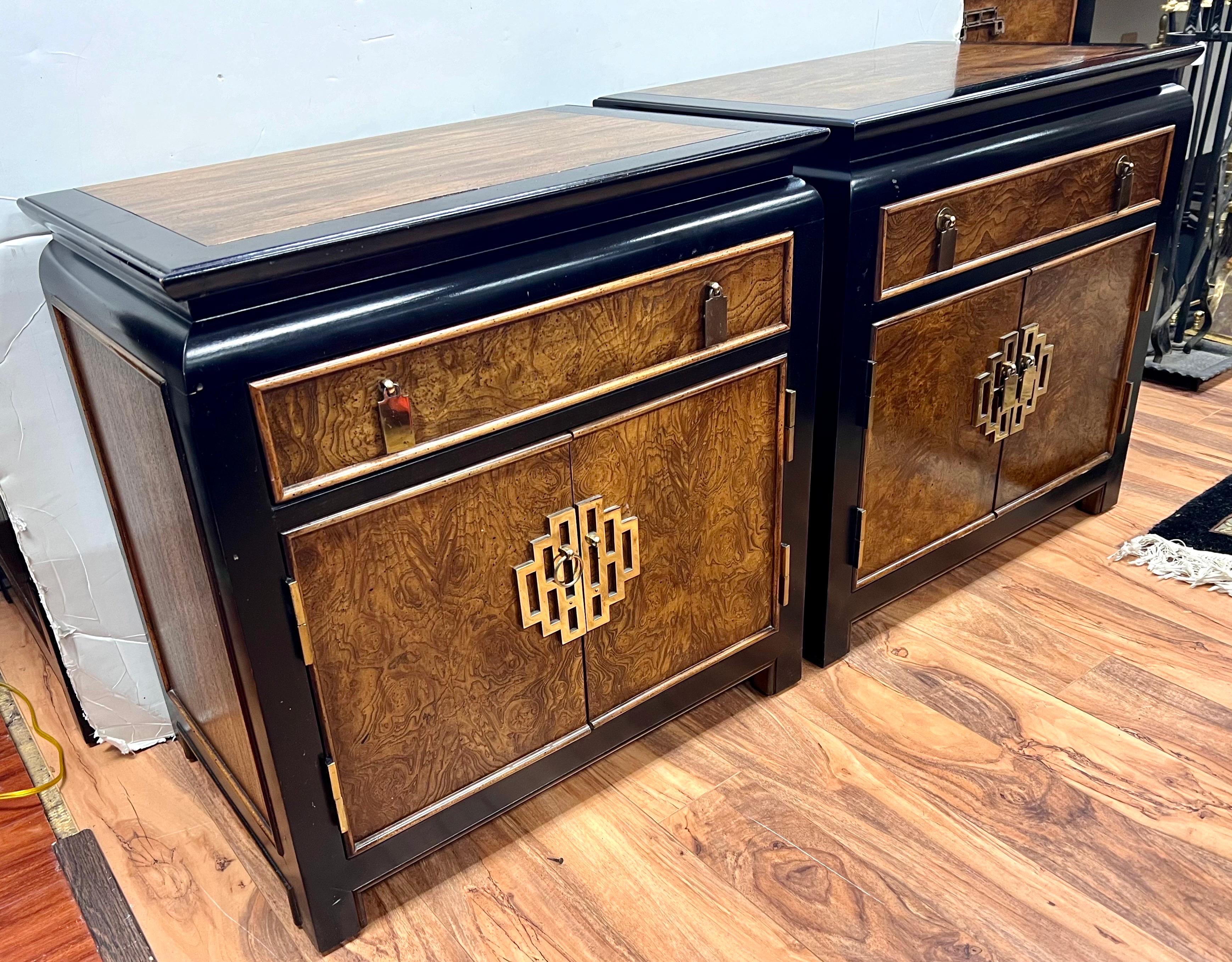 Matching Pair of Century Furniture Mid Century Modern Night Stands In Good Condition In West Hartford, CT