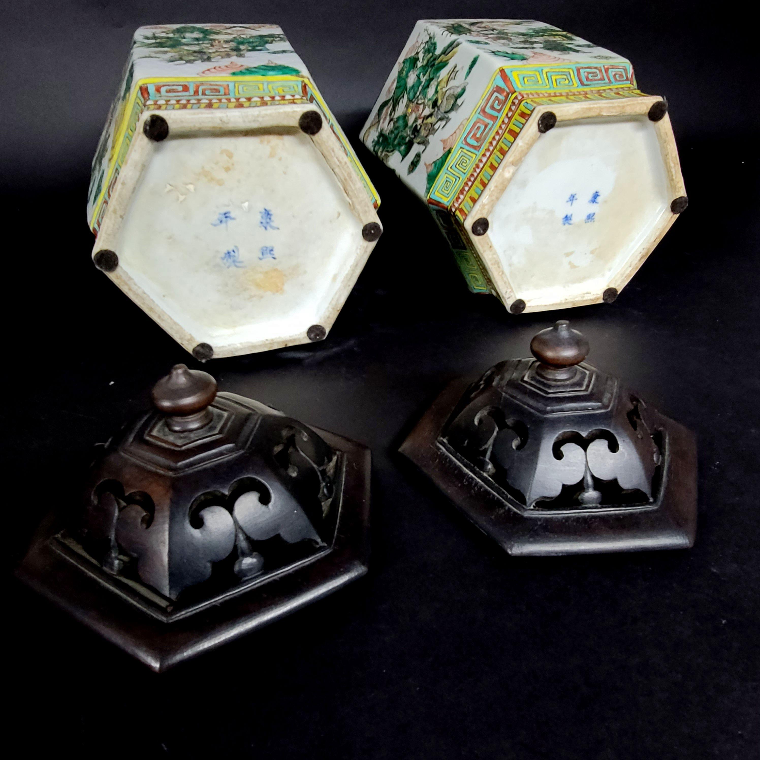 Matching Pair of Chinese Hexagonal Porcelain Vases, 19th Century For Sale 6