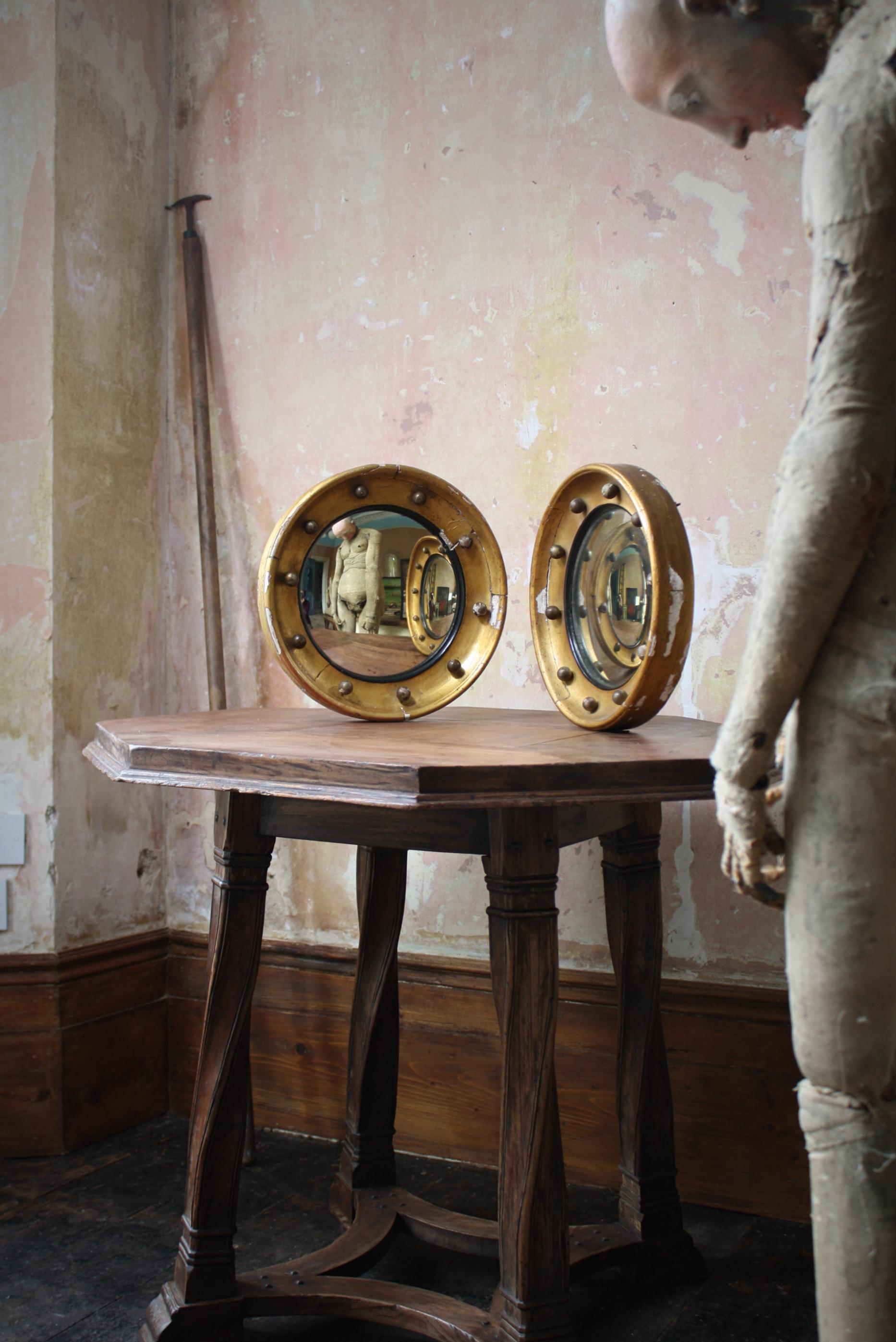 Matching Pair of Early 19th C English Country House Giltwood Convex Mirrors In Good Condition In Lowestoft, GB