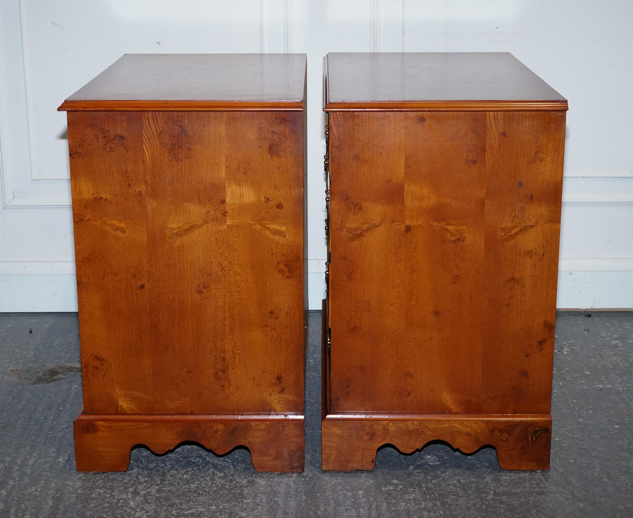 MATCHING PAIR OF ELEGANT LiGHT BURR ELM CHEST OF DRAWERS COMMODE BRASS HANDLES For Sale 7