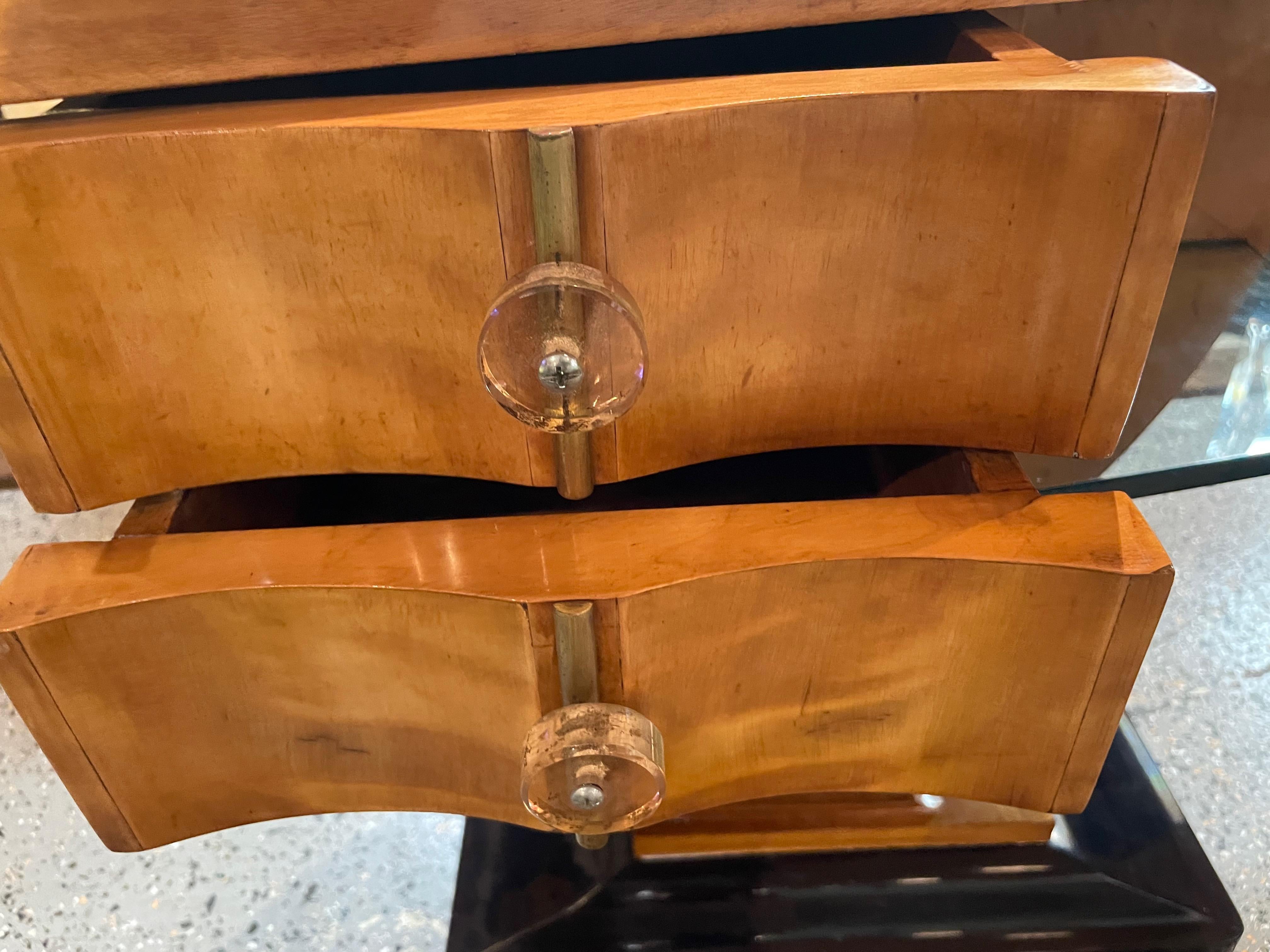 Matching Pair of End Tables Honey Blonde Wood with Vitrolite Glass Tops In Good Condition In Oakland, CA