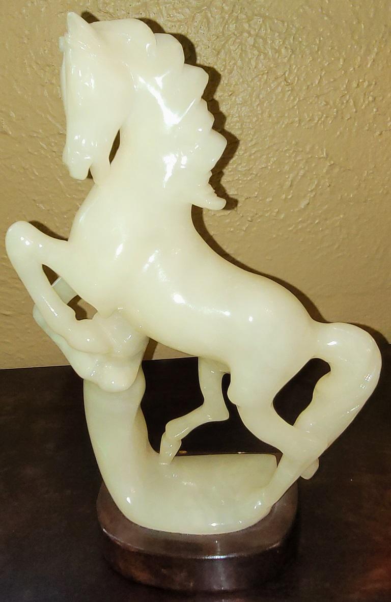Paire de chevaux en albâtre italien sculptés à la main en vente 2