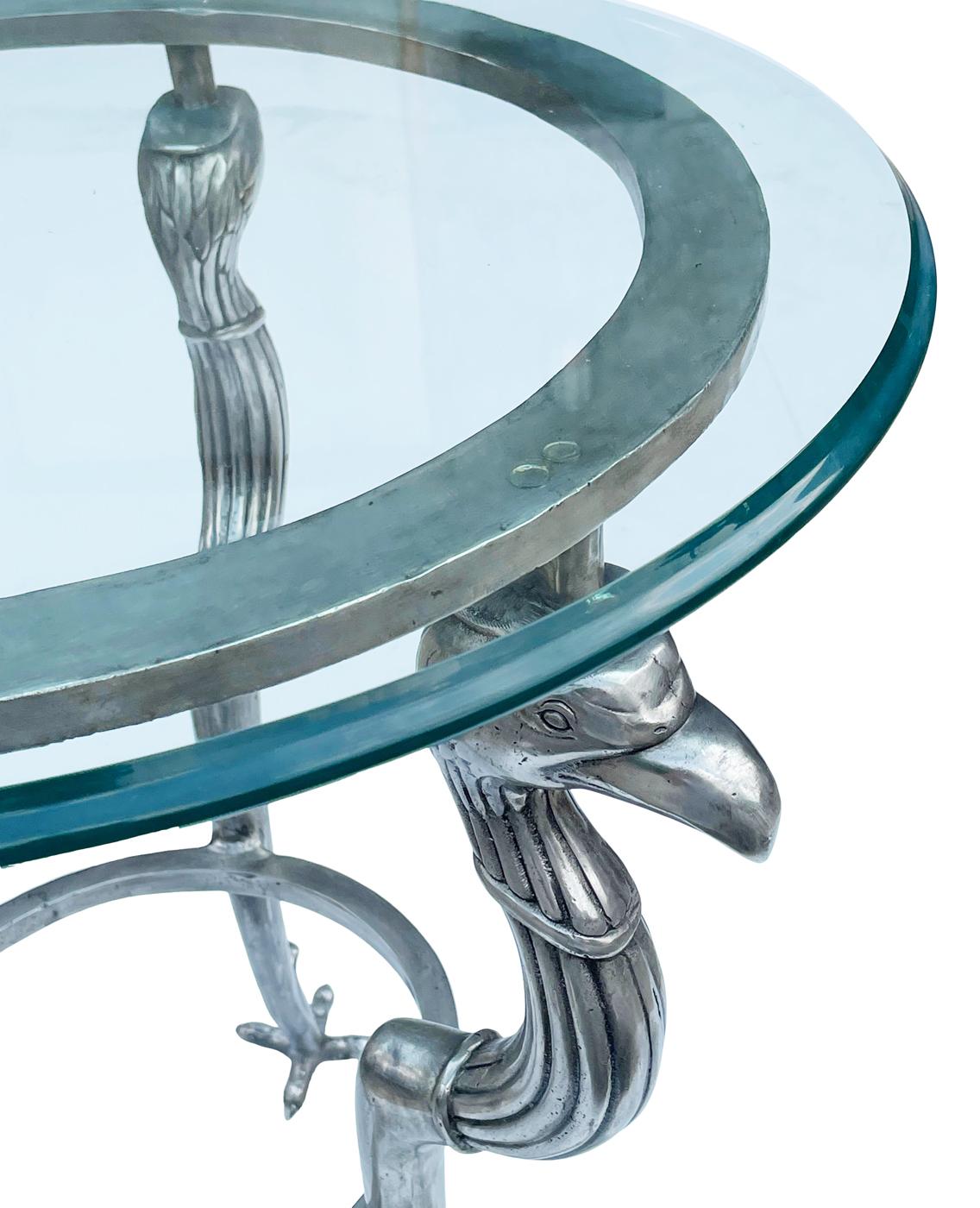 Passendes Paar Hollywood-Regency-Beistelltische aus Glas und Stahl von Maitland Smith (Metall) im Angebot