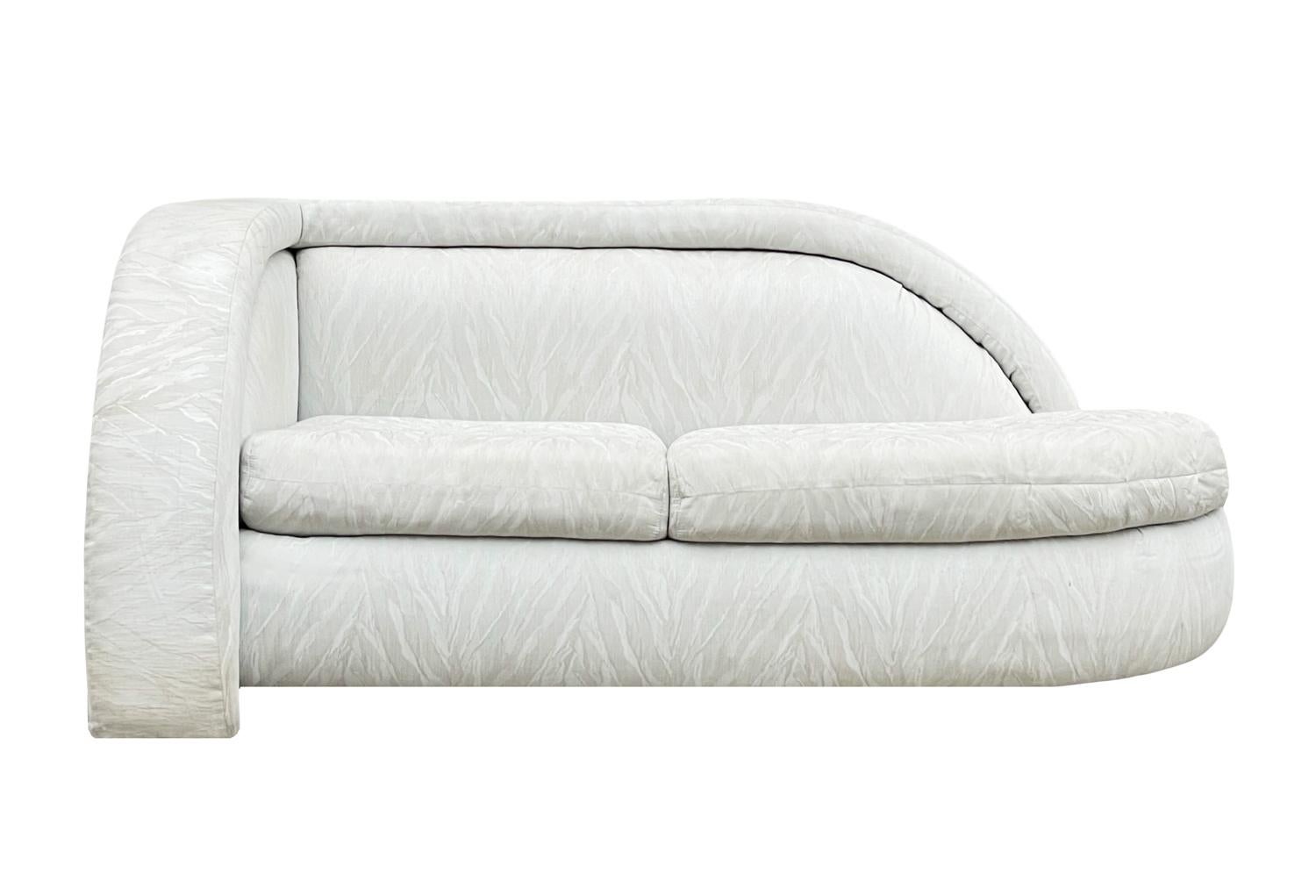 Matching Pair of Hollywood Regency Love Seats or Chaise Lounges in White In Good Condition For Sale In Philadelphia, PA