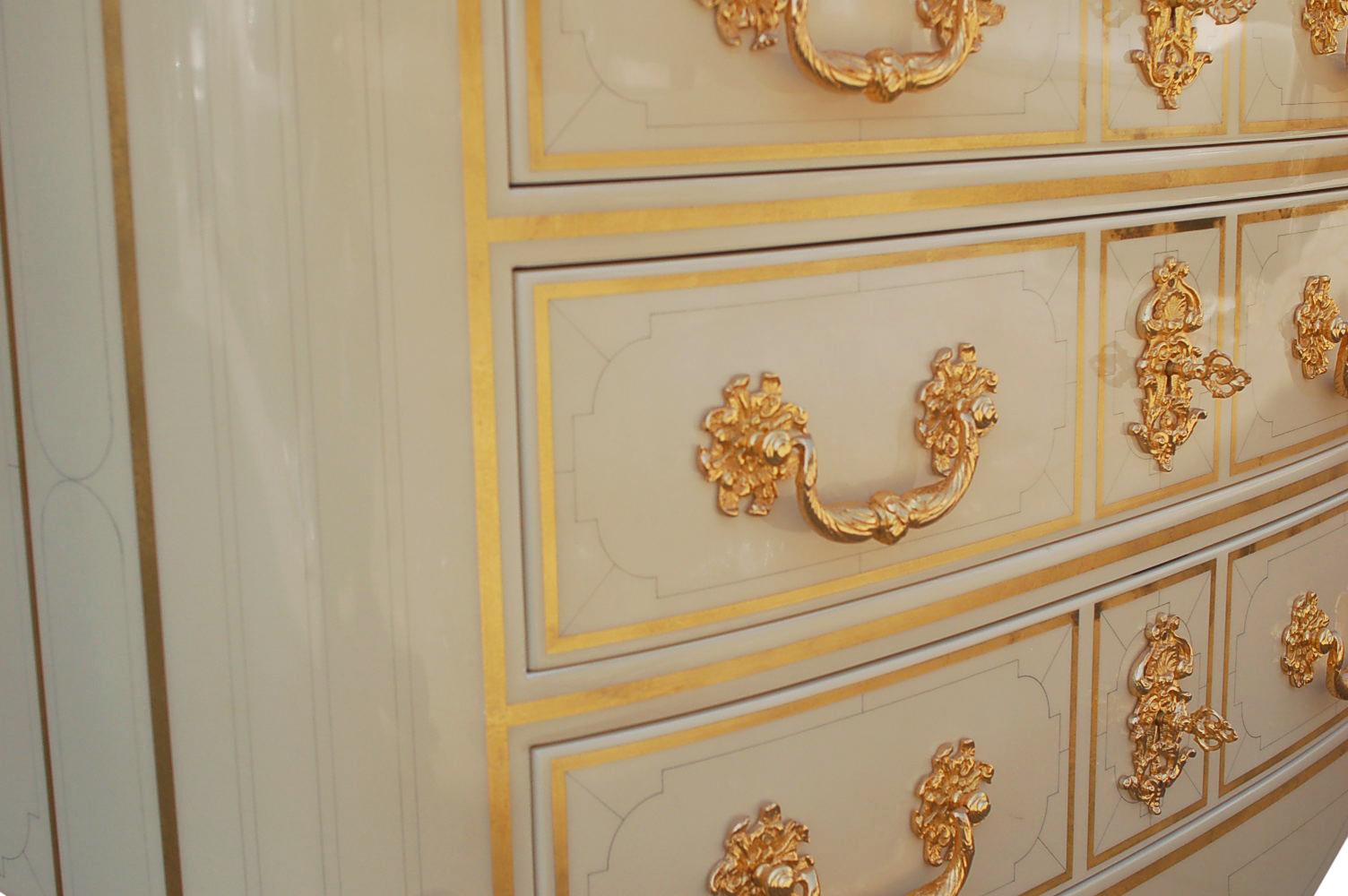 Matching Pair of Italian Ivory White Lacquer Commodes or Chests with Gold Leaf 4