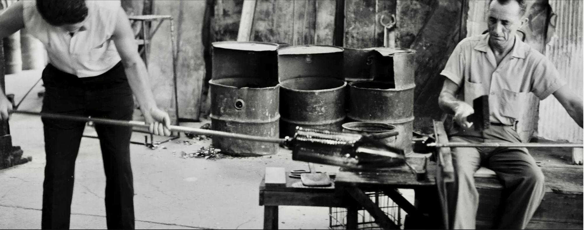 Fine XX secolo Coppia di grandi vasi di vetro abbinati di Don Shepard per Blenko in vendita