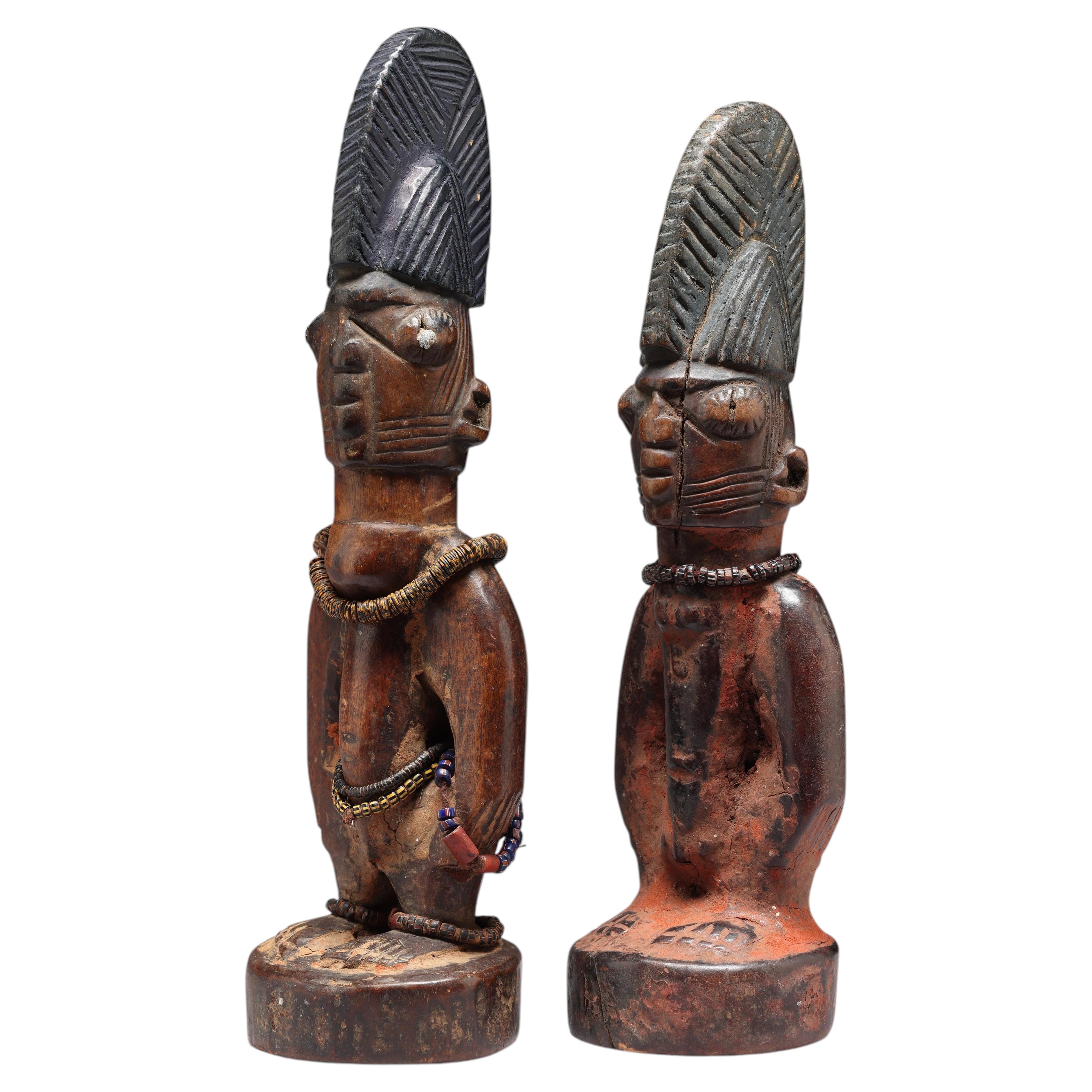 Paire de figurines jumelles Yoruba mâles Ibeji Nigeria Cheveux africains crêtés
