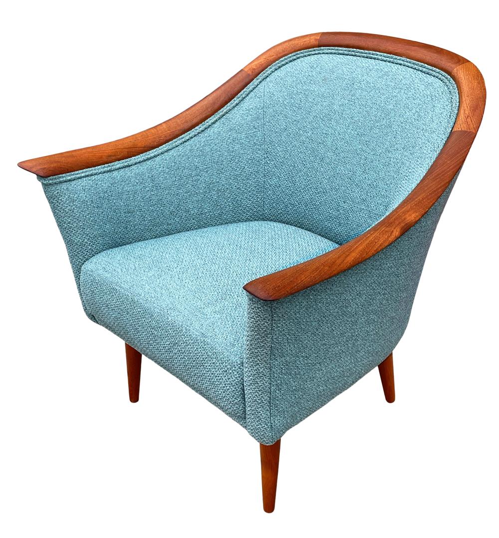 Matching Pair of Mid Century Danish Modern Lounge Chairs in Teak & Sage Tweed For Sale 1