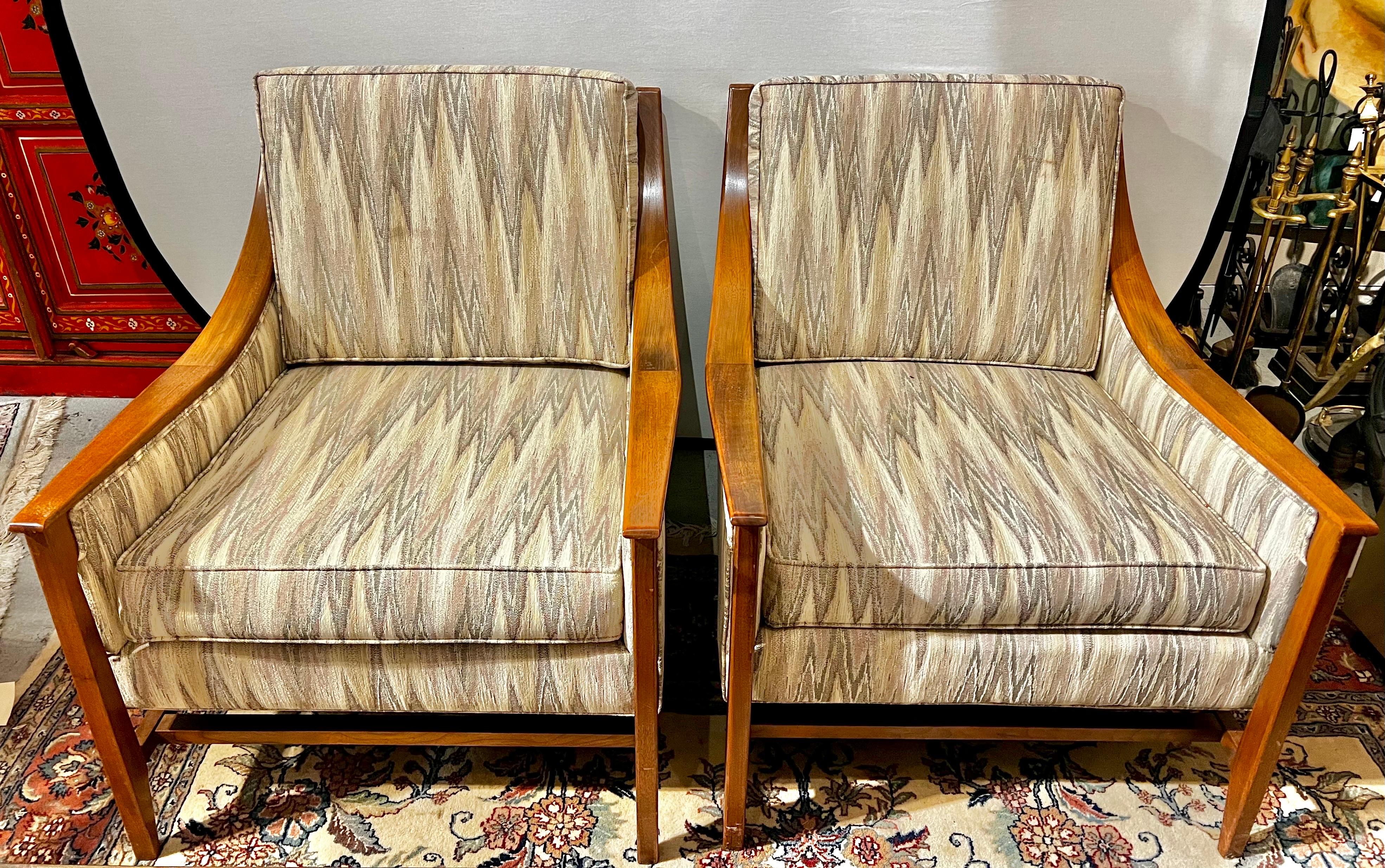 Passendes Paar moderner Chevron-Polster-Loungesessel aus der Mitte des Jahrhunderts im Zustand „Gut“ im Angebot in West Hartford, CT