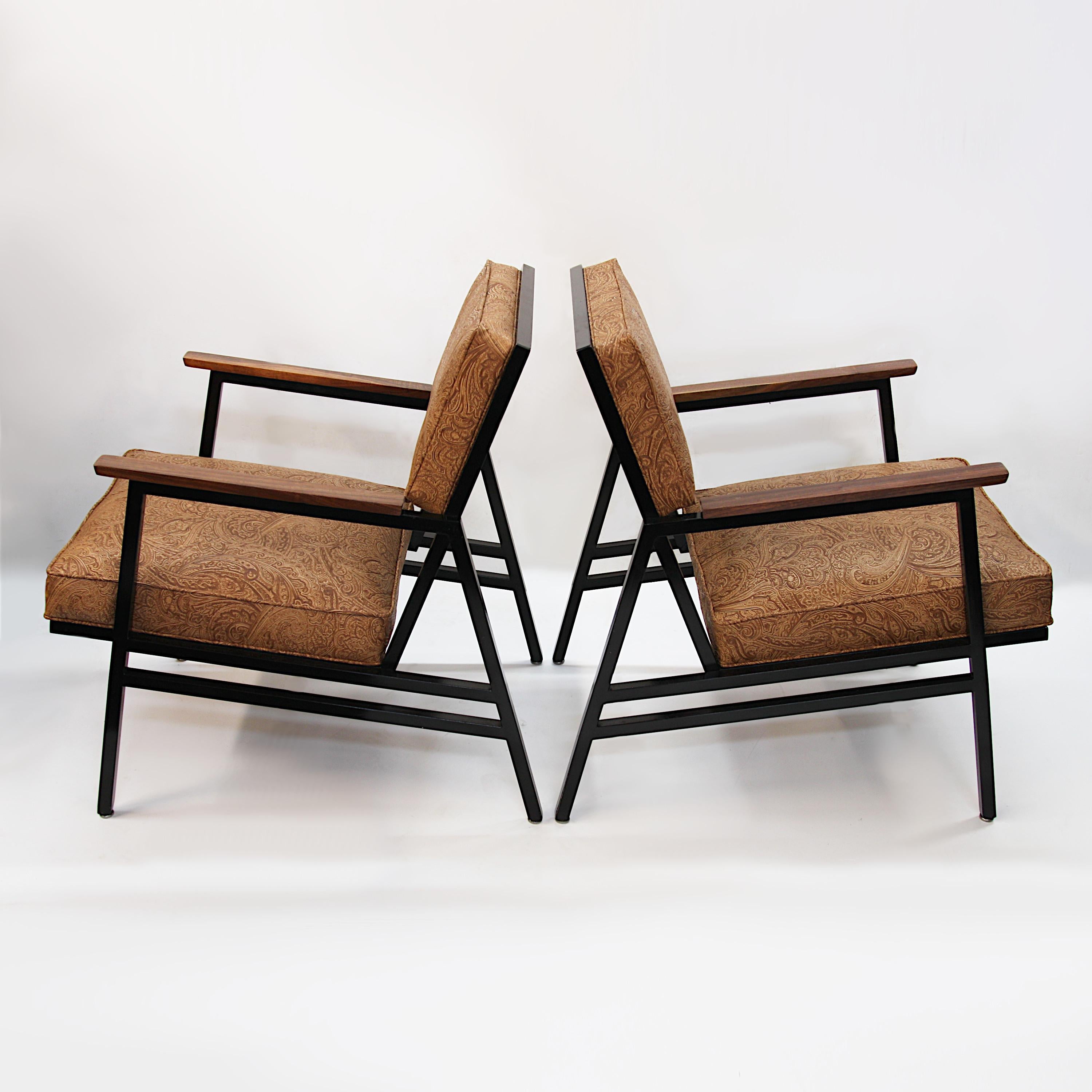 Mid-Century Modern Paire assortie de chaises longues modernes du milieu du siècle dernier par Steelcase en vente