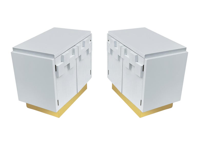 Matching Pair of Mid-Century Modern Night Stands in White with Brass Base For Sale 7