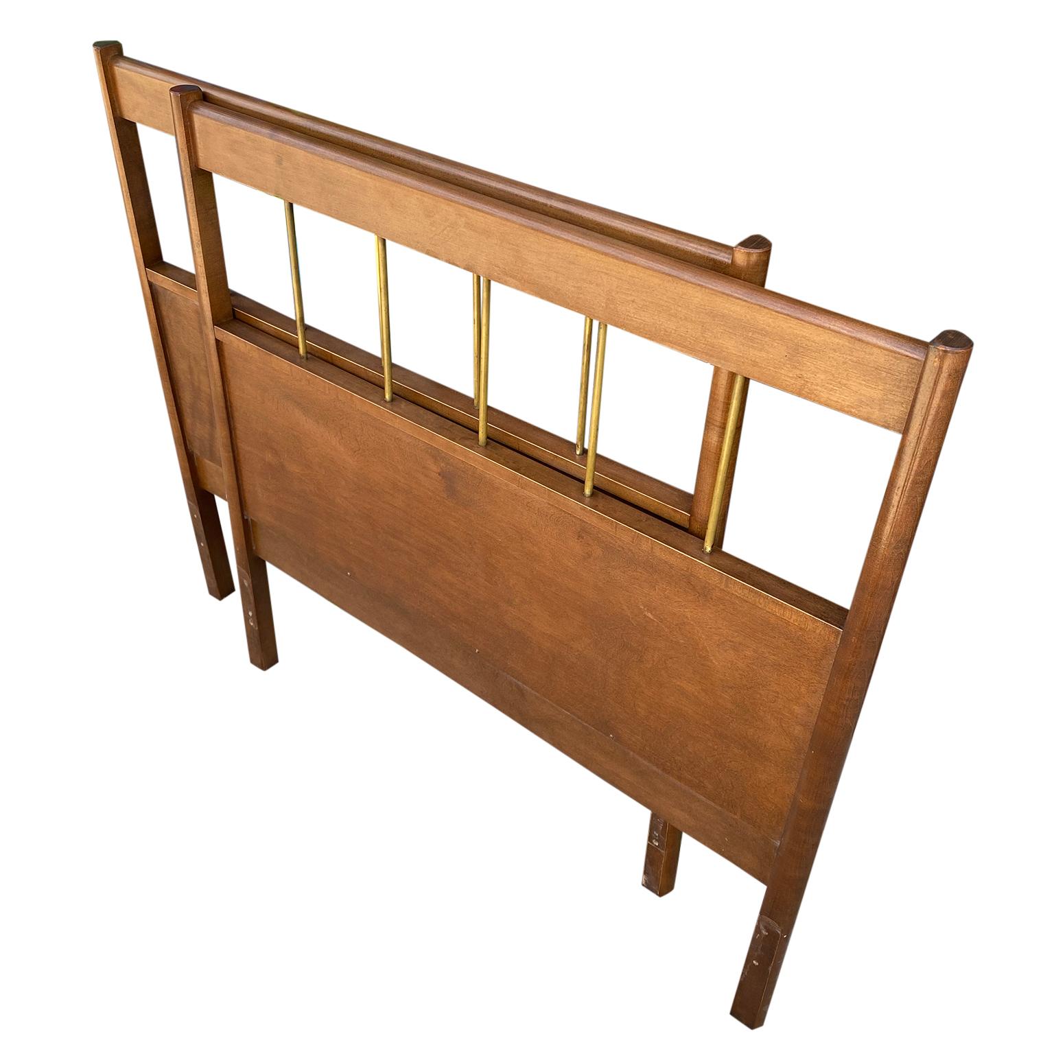 Matching Pair of Mid-Century Modern Paul McCobb Twin Bed Headboards Walnut Brass In Good Condition For Sale In BROOKLYN, NY
