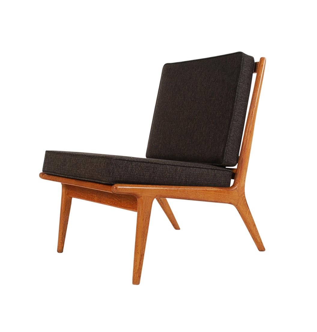Matching Pair of Midcentury Danish Modern Slipper Lounge Chairs in Oak 1