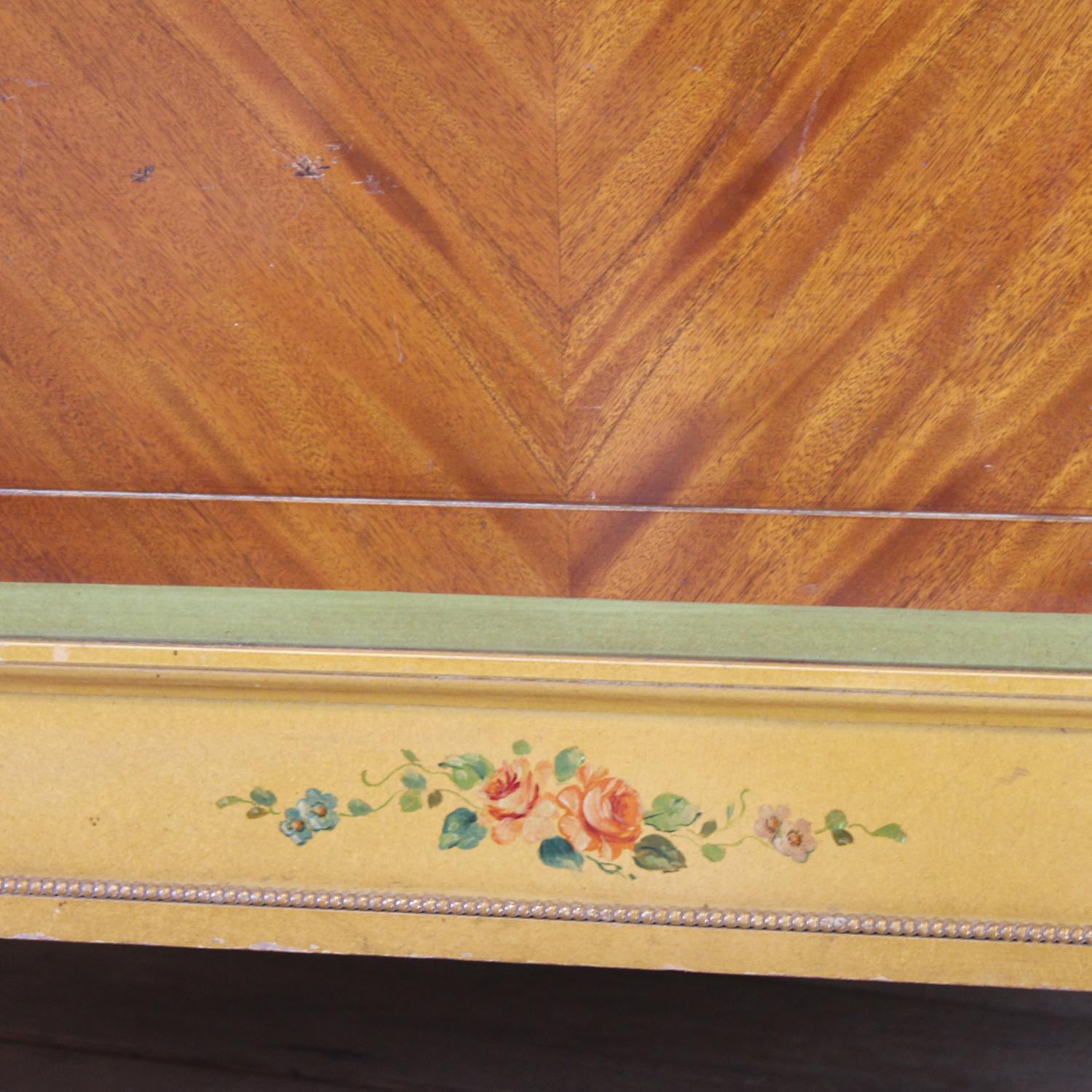 20th Century Matching Pair of Painted Mahogany Beds, WP45