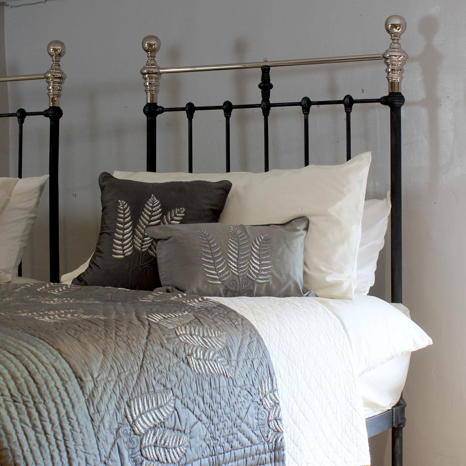 English Matching Pair of Platform Antique Beds in Charcoal with Nickel MP62 For Sale