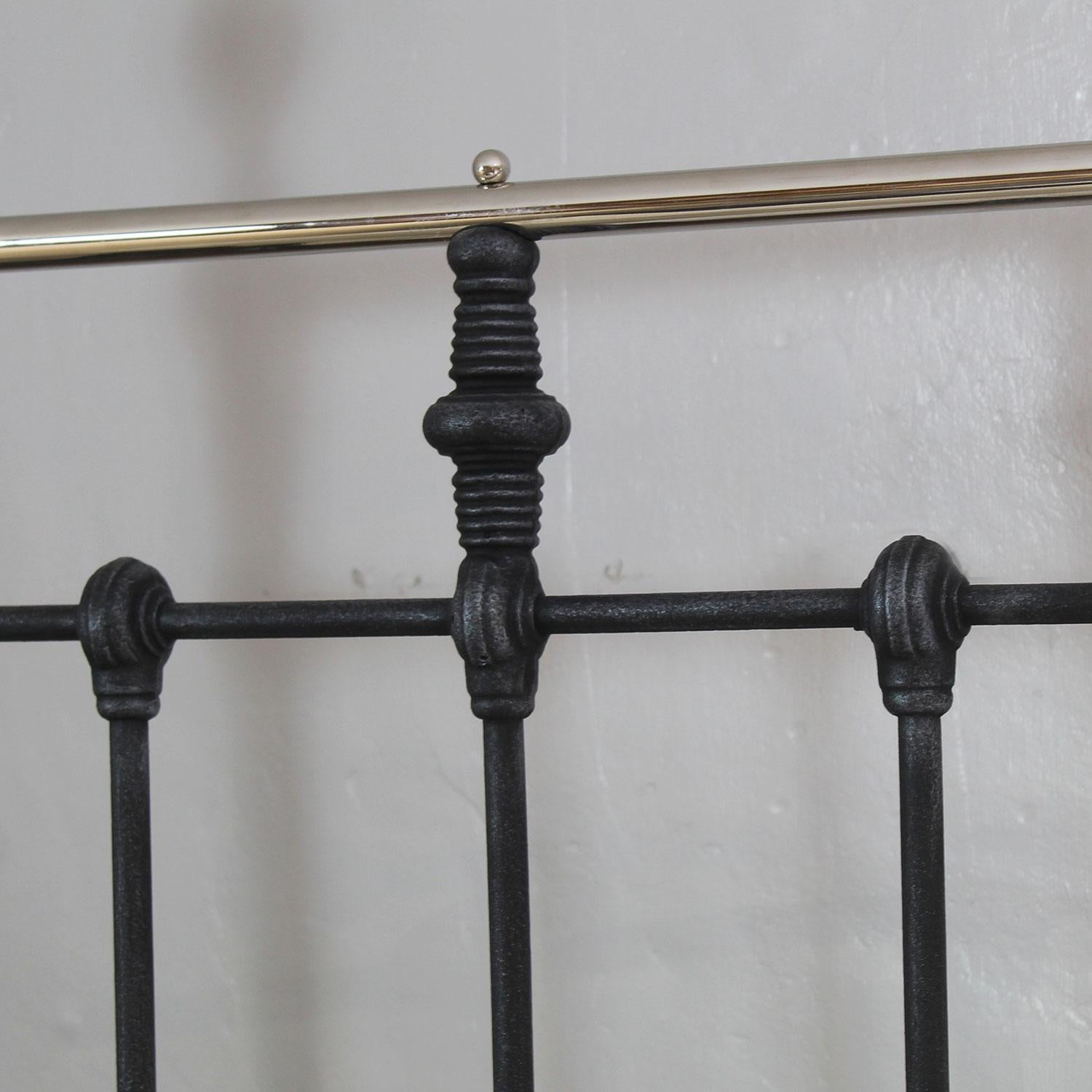 Matching Pair of Platform Antique Beds in Charcoal with Nickel MP62 In Good Condition For Sale In Wrexham, GB