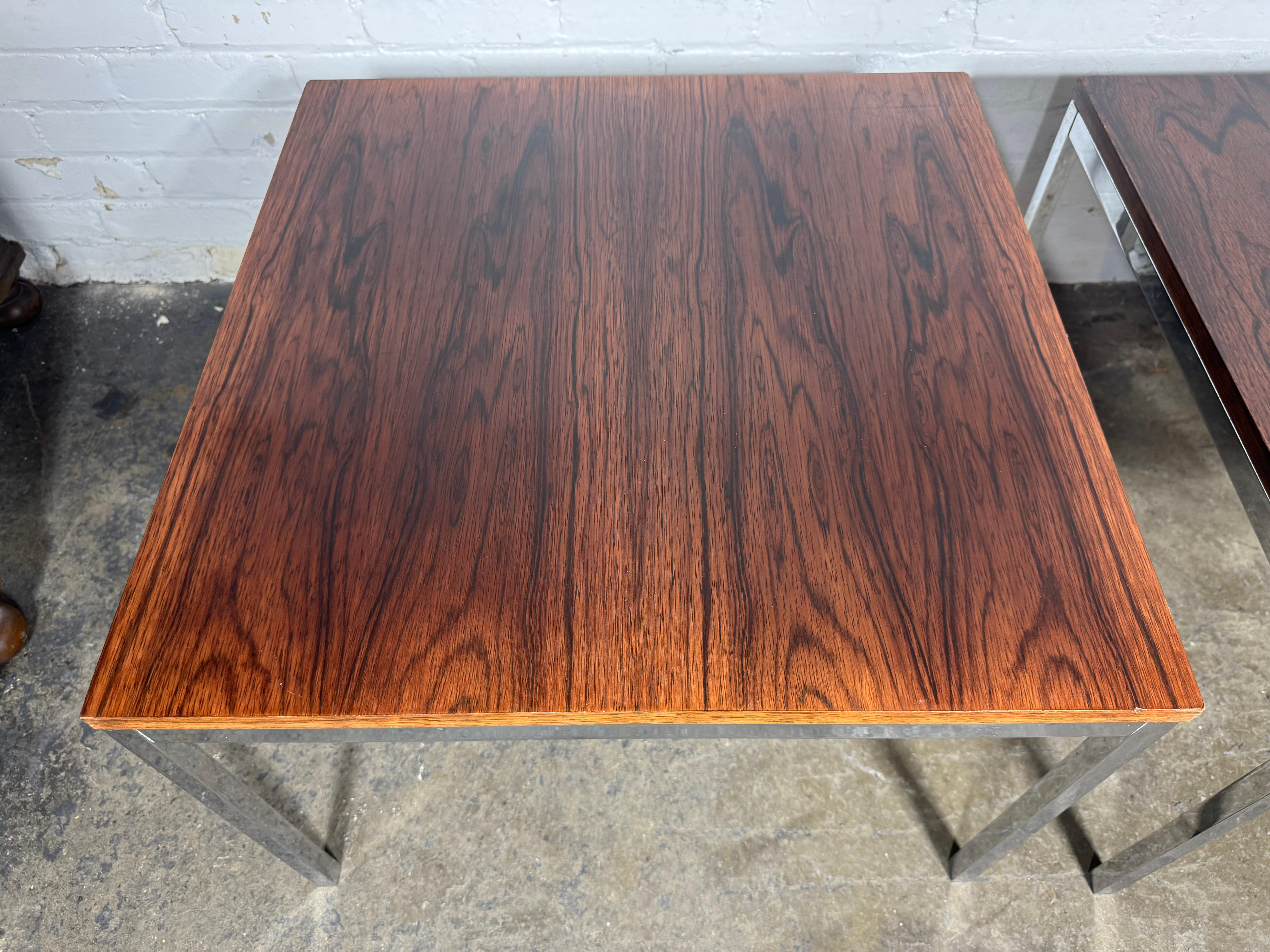 Pair of Rosewood & Steel Square Knoll Side End Tables Stands (amerikanisch) im Angebot