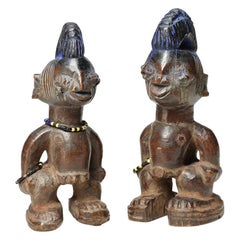 Coppia di figure gemelle Yoruba Ibeji Nigeria, perline di Tribal Art africana