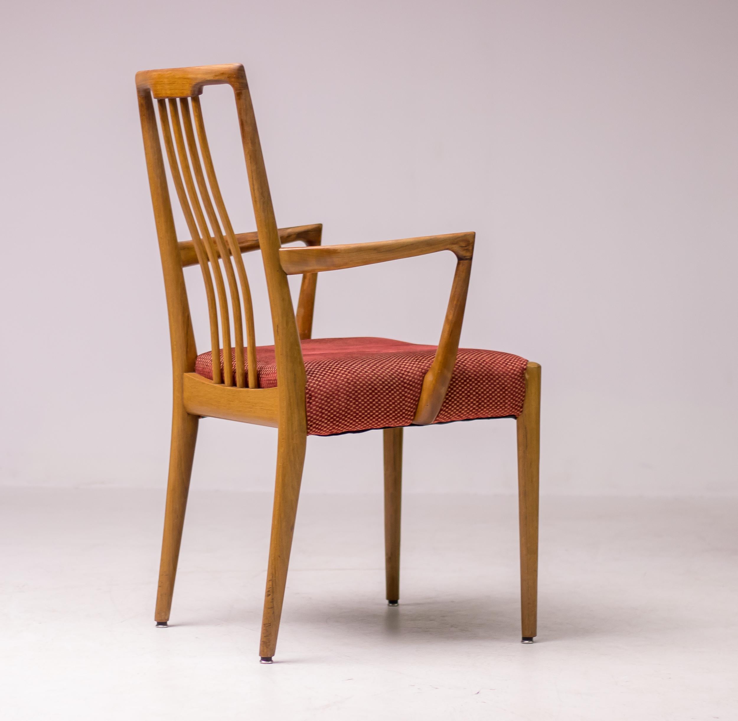 20th Century Matching set of Six Sculpted Walnut Dining Chairs, Italy, 1955 For Sale