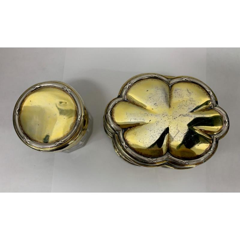 In good vintage condition this is a lovely set. The pot has been gilded and some of it has worn and it is a little tarnished and has some tiny scratches but these are commensurate with its age.

The sterling silver and cut crystal powder pot has a