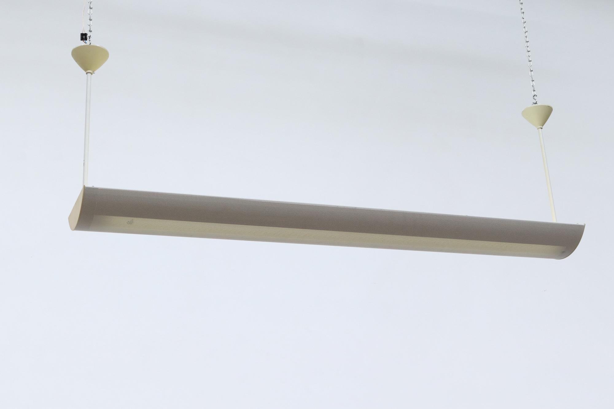 Industriel Lampe industrielle fluorescente beige inspirée de Waldmann Leuchten pour Mategot en vente
