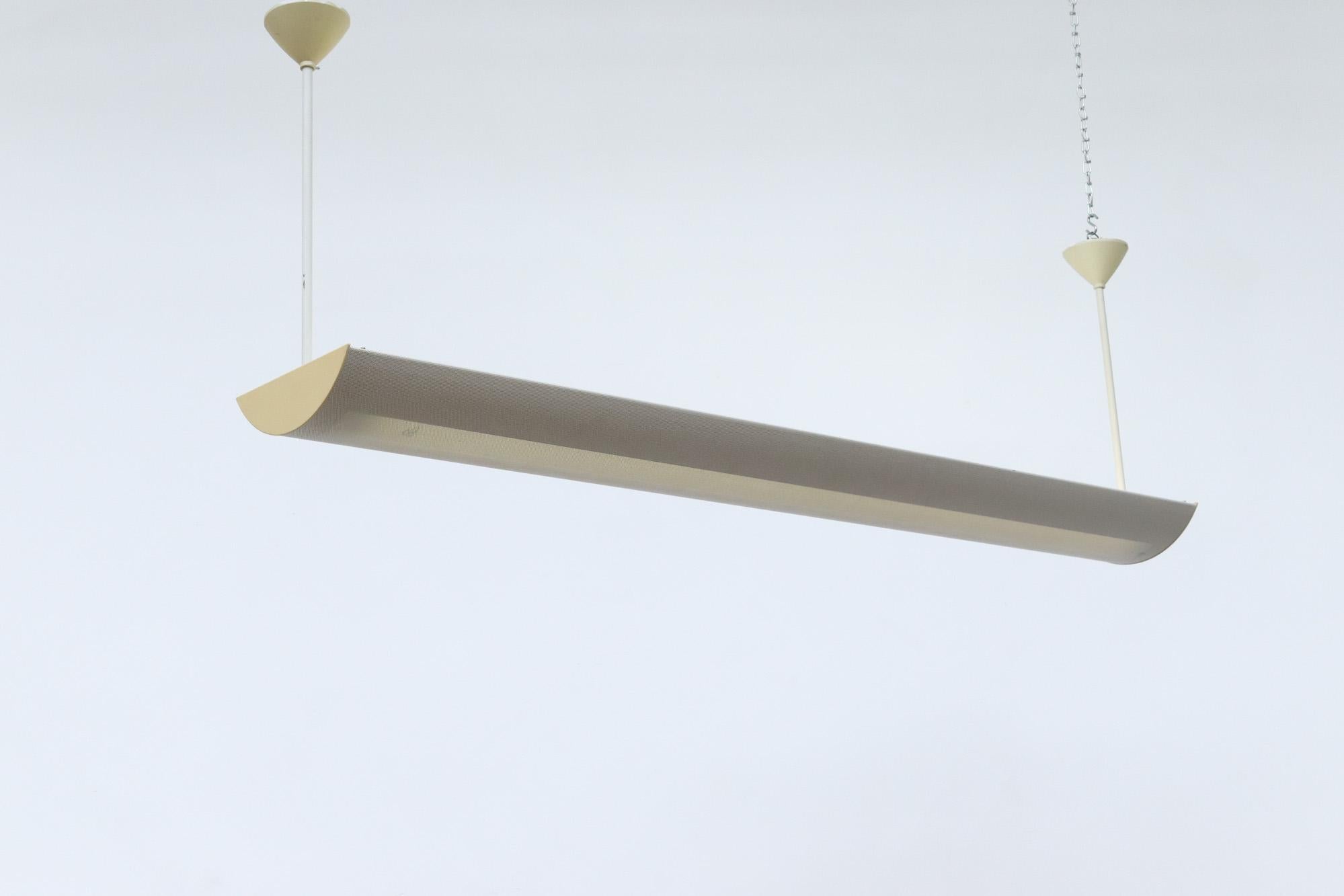 Métal Lampe industrielle fluorescente beige inspirée de Waldmann Leuchten pour Mategot en vente