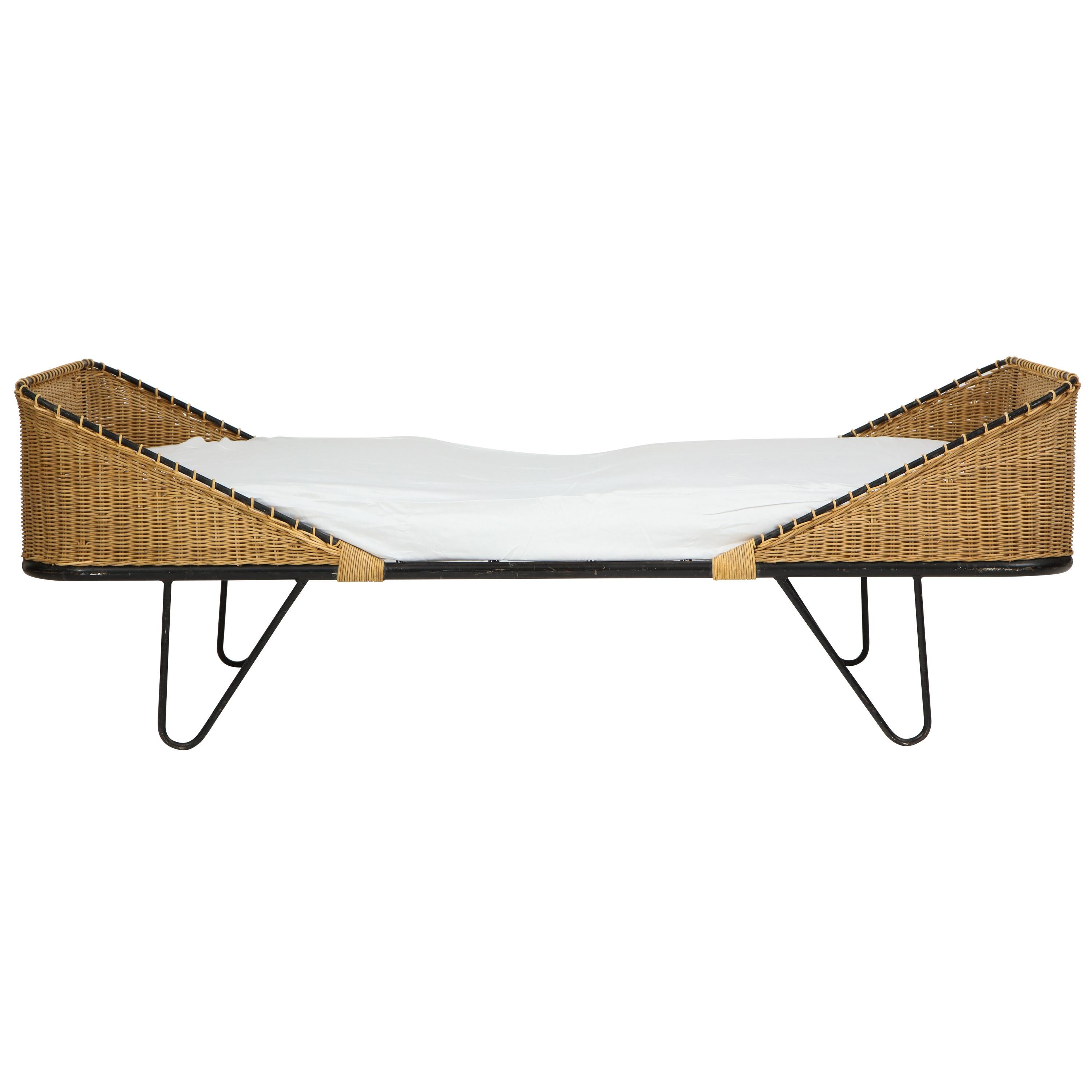woven daybed