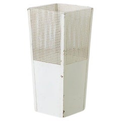 Mategot Style perforierter Umbrella Stand oder Abfallbehälter von Pilastro