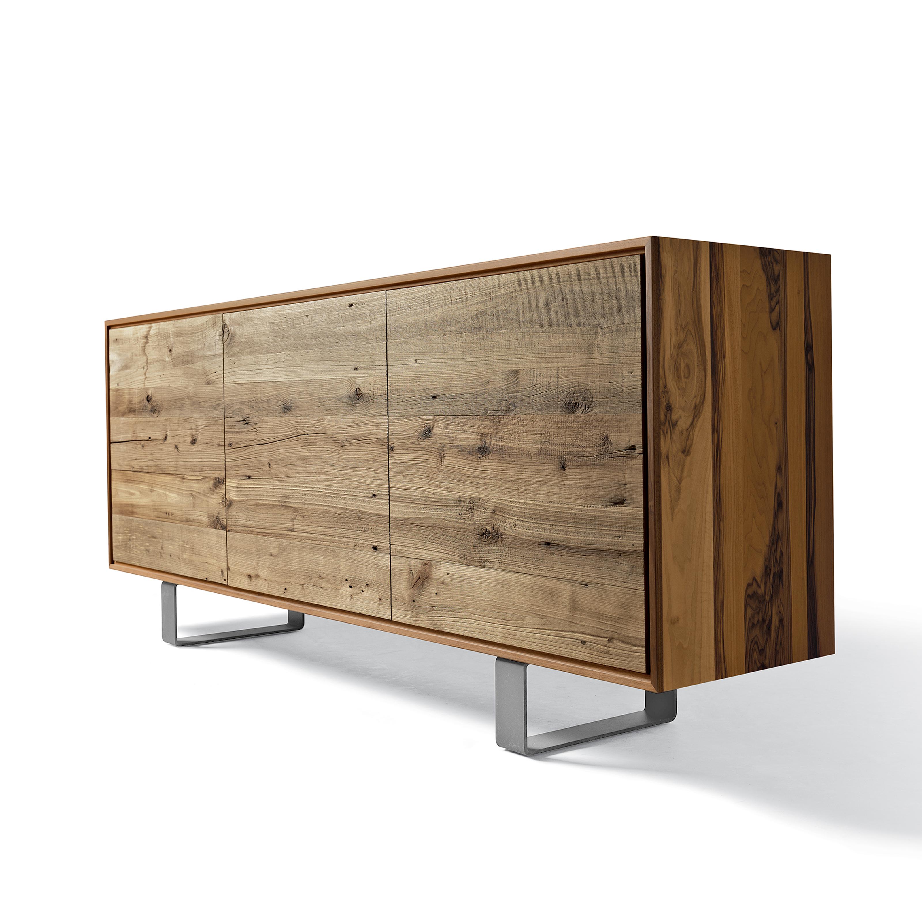 Completely designed and made in Italy, this sideboard it’s an expression of fine Italian craftsmanship. Handcrafted with passion and skills and finished by hand in every detail. The result is a contemporary piece designed to elegantly complete any