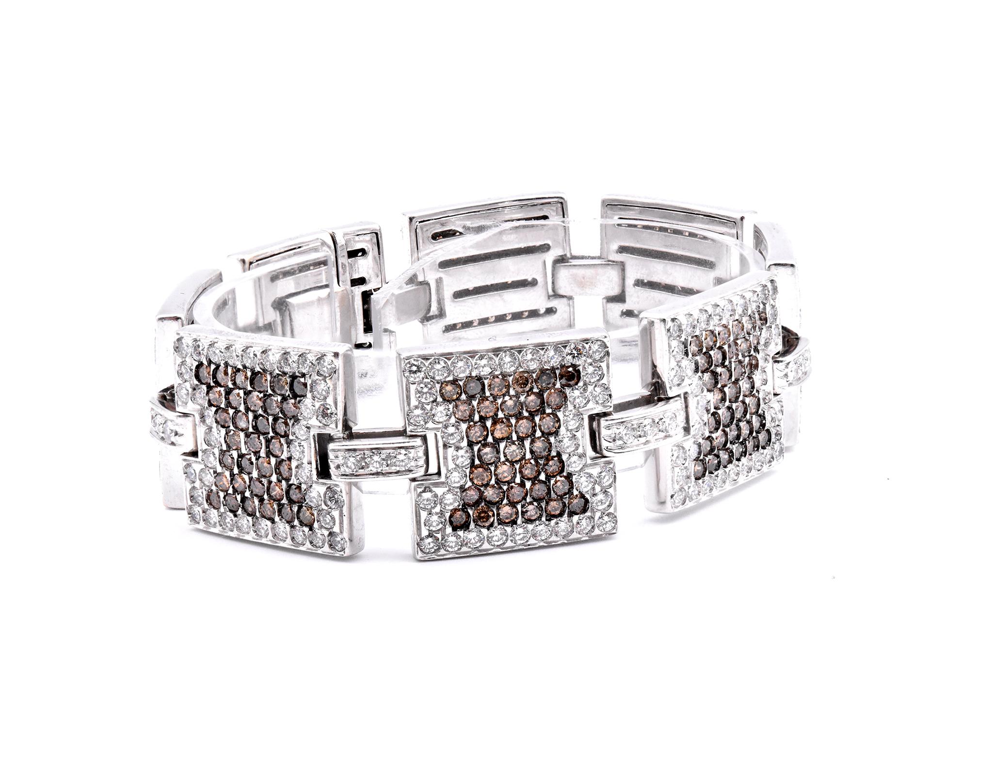 Round Cut Material: 14K white gold Diamonds:  274 round cut = 5.48cttw Color: G Clarity: V For Sale