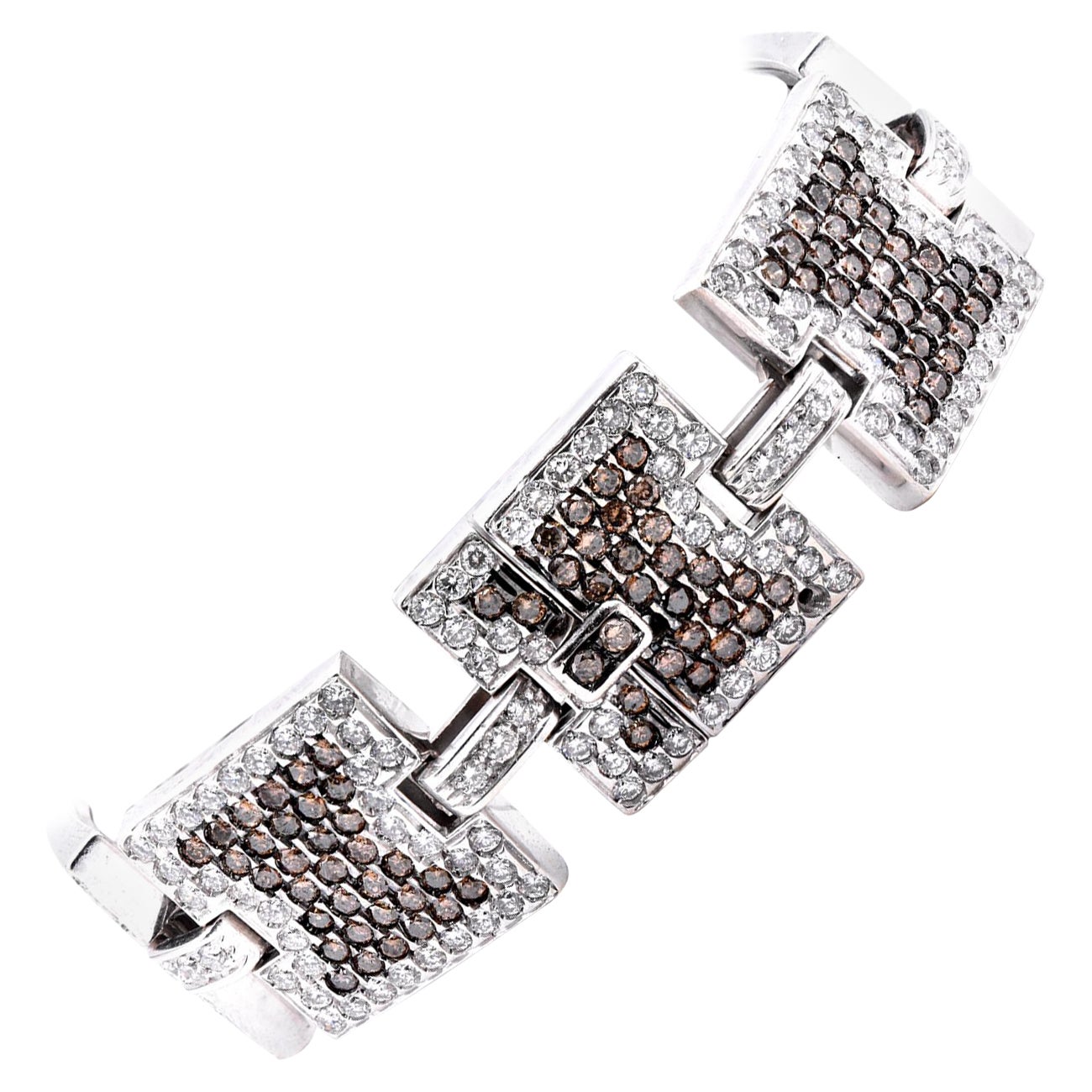 Material: 14K white gold Diamonds:  274 round cut = 5.48cttw Color: G Clarity: V For Sale