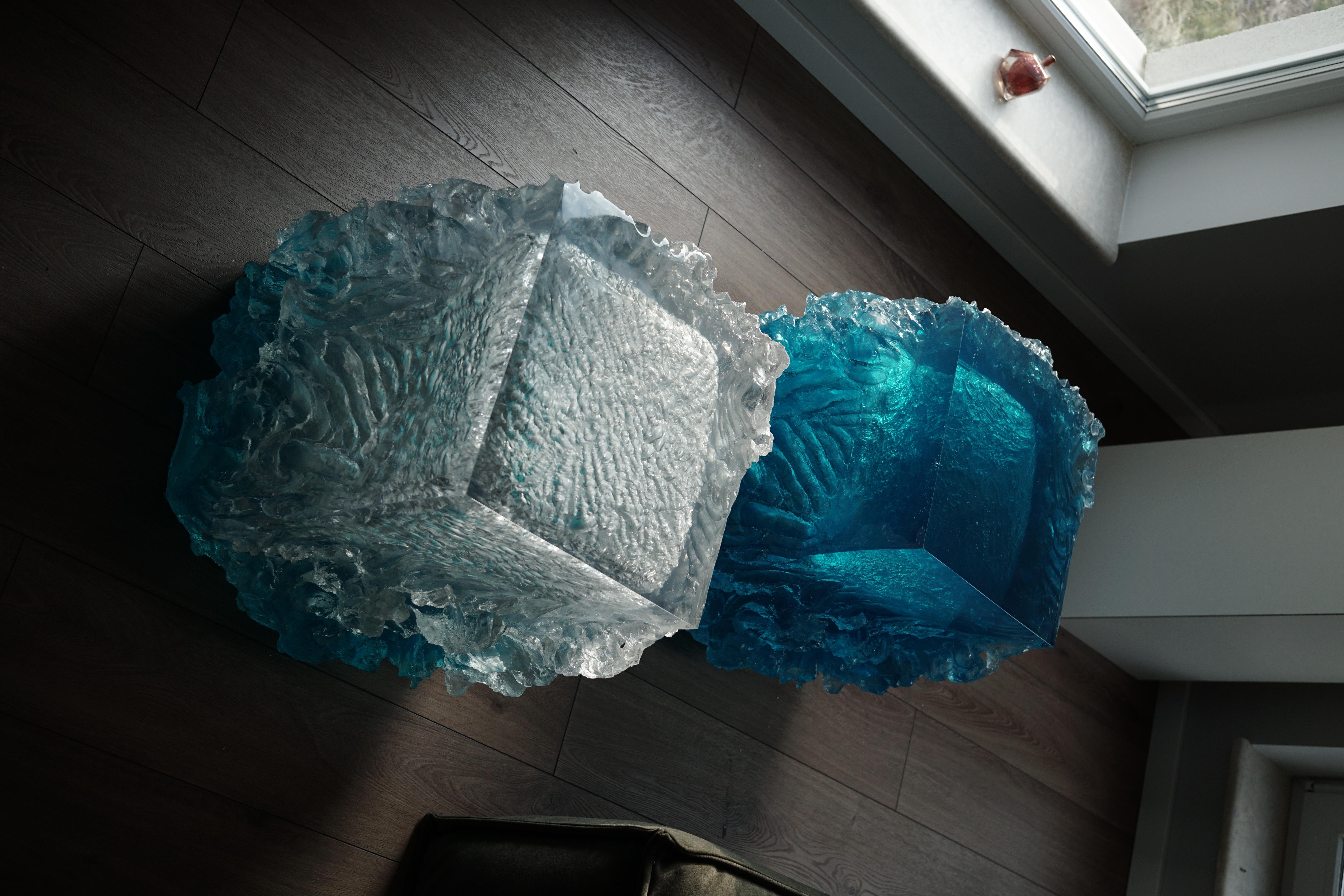 Sgabello contemporaneo in vetro acrilico blu di Eduard Locota In condizioni Nuovo in vendita a Timisoara, RO
